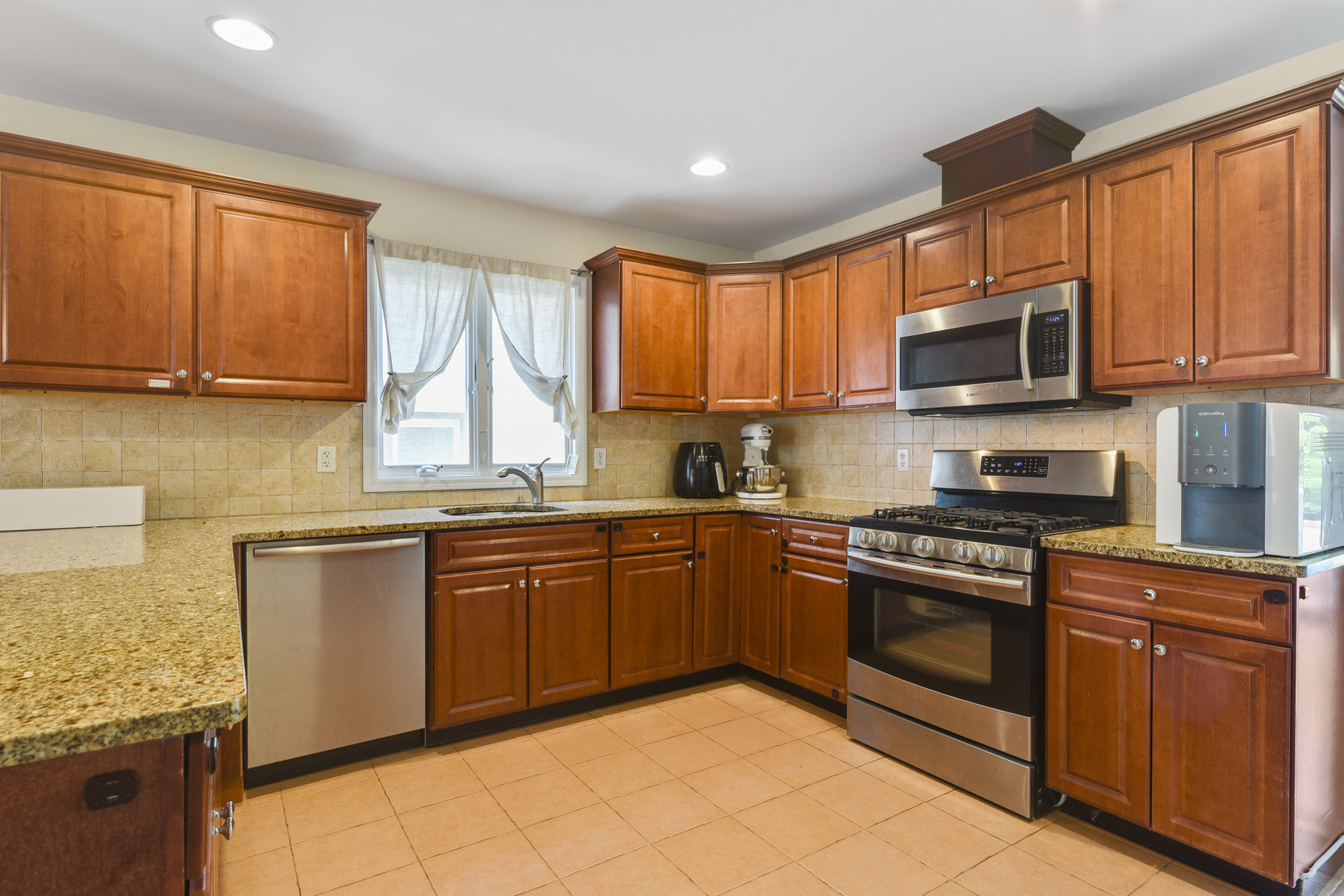 787 Edgewood Lane