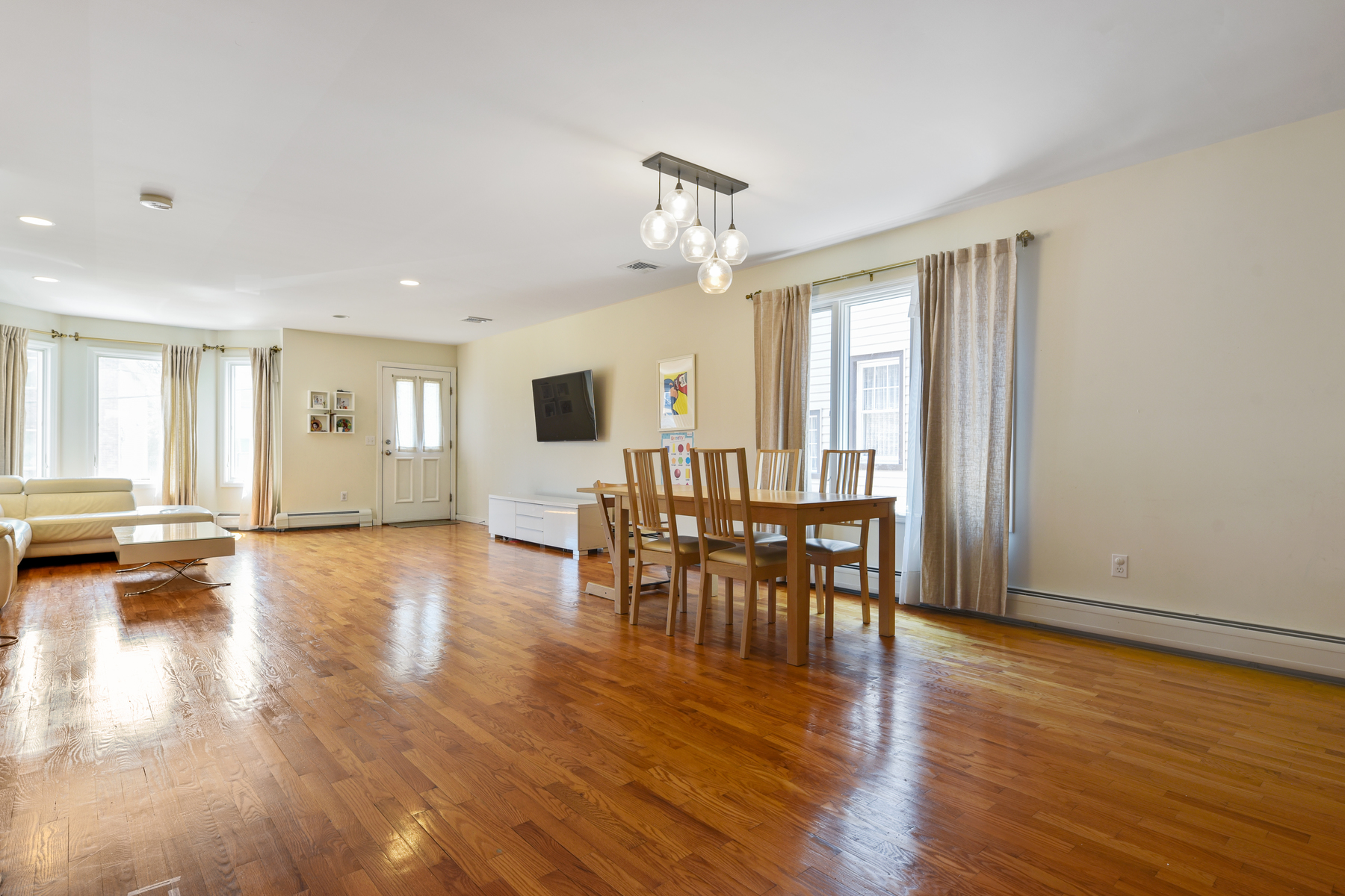 787 Edgewood Lane