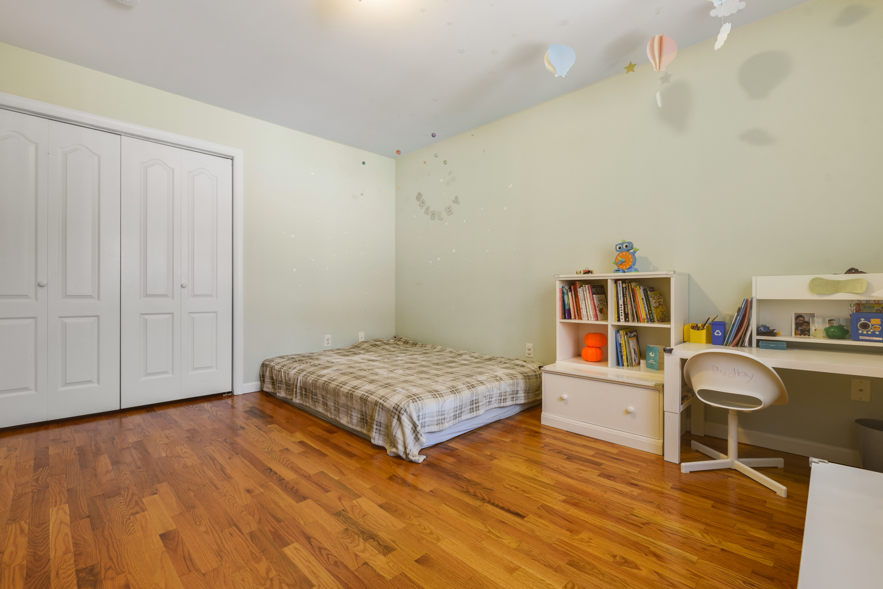 787 Edgewood Lane