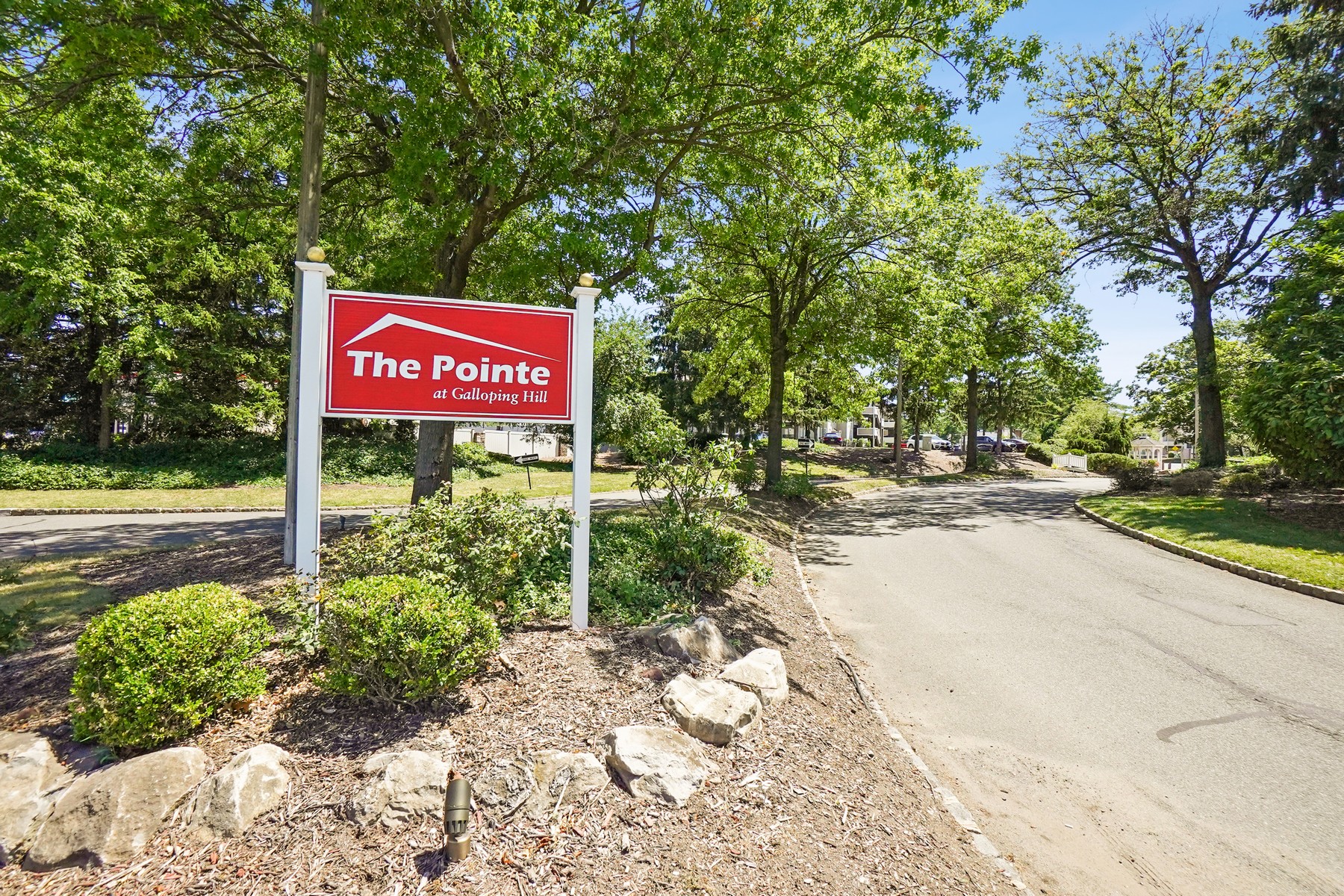 602 Deepdale Court, #7 