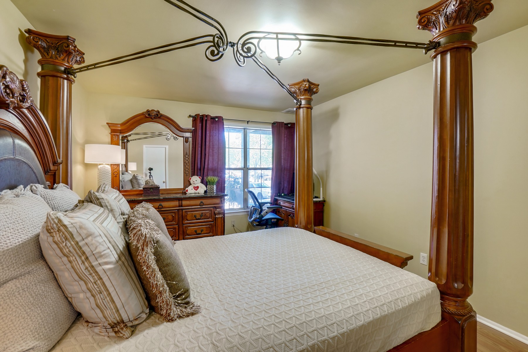 602 Deepdale Court, #7 