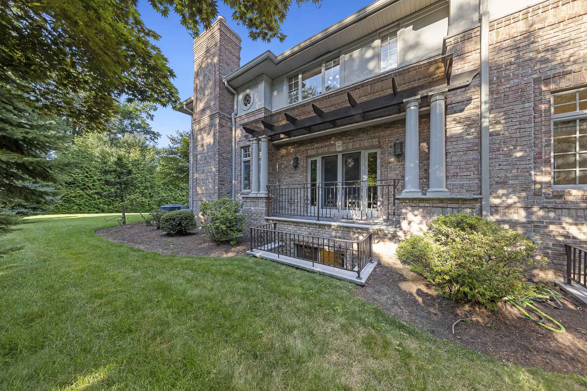 32 Lenox Avenue