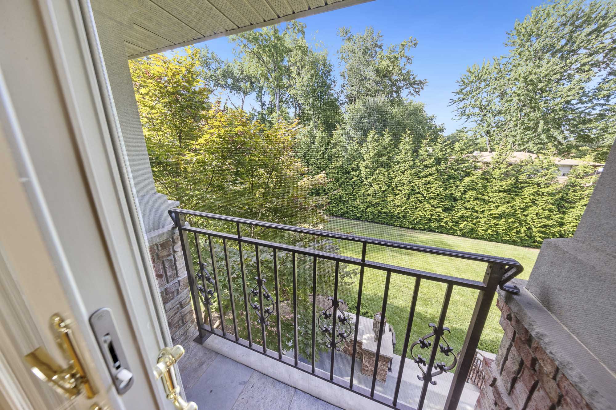 32 Lenox Avenue