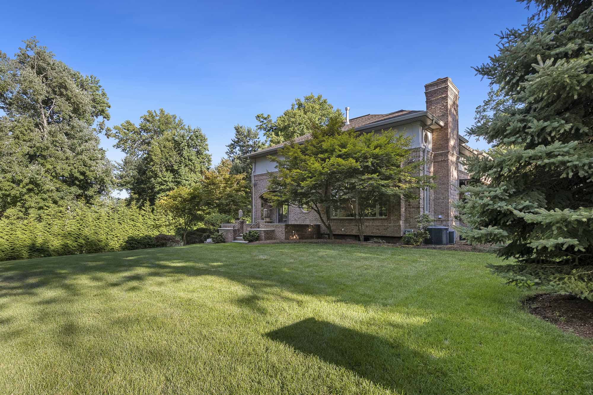 32 Lenox Avenue