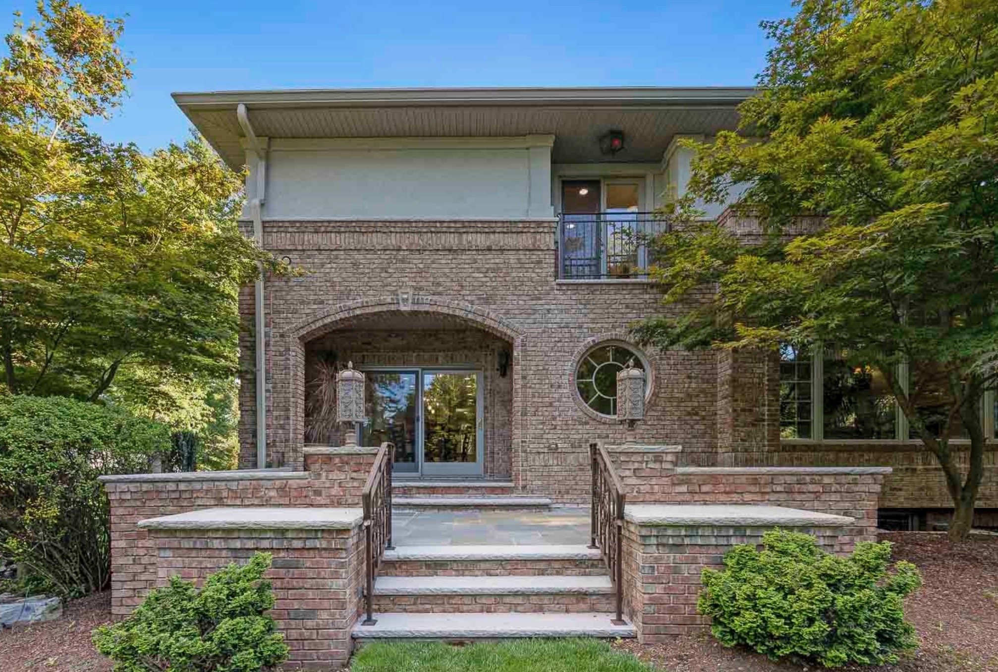 32 Lenox Avenue