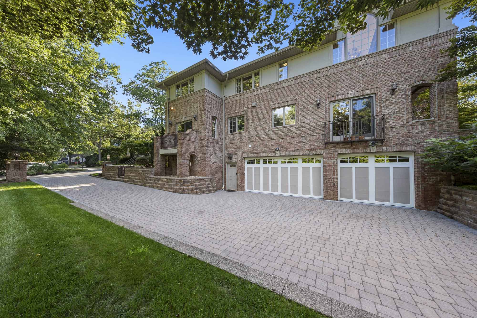 32 Lenox Avenue