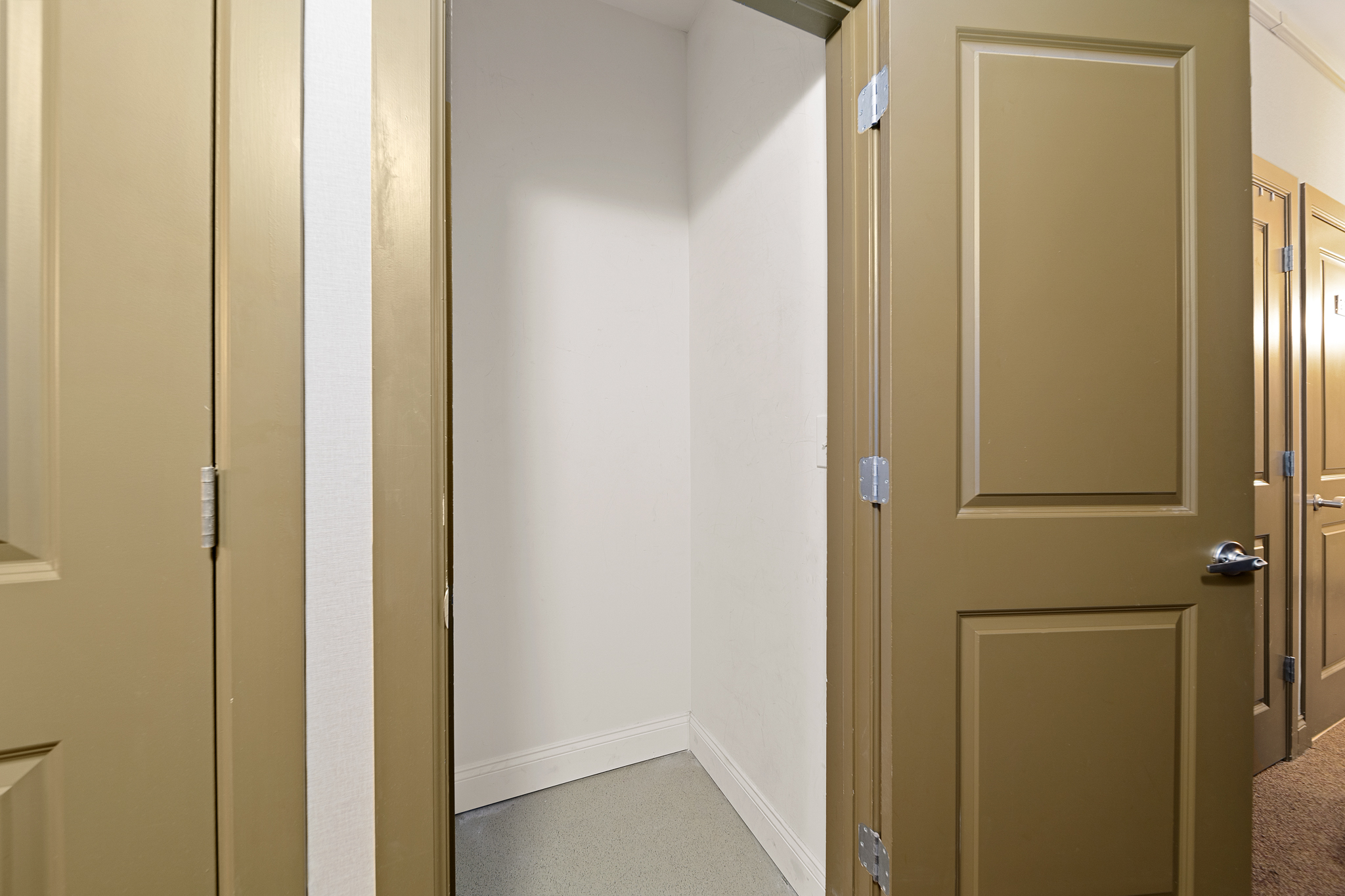 5501 Hudson Avenue, #203 