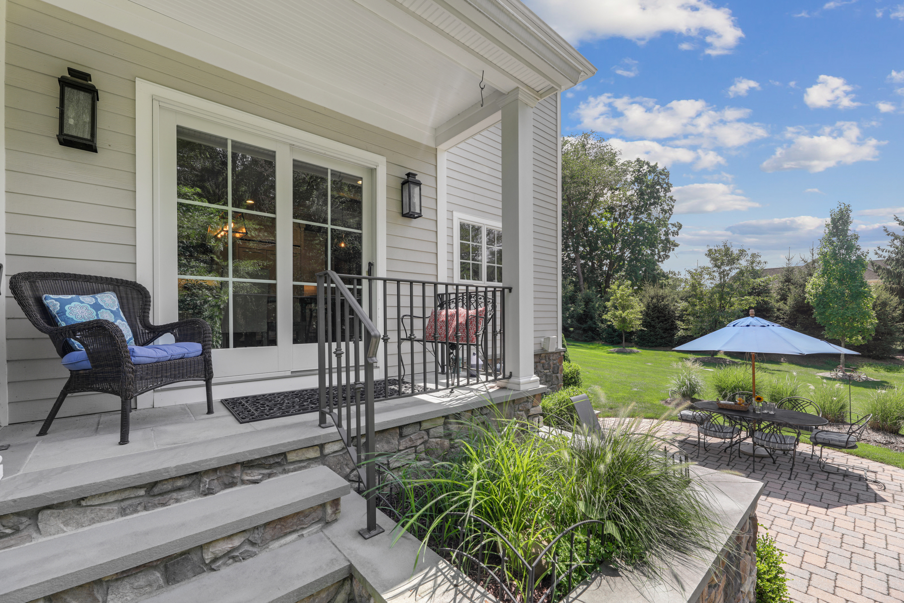 256 Lake Street