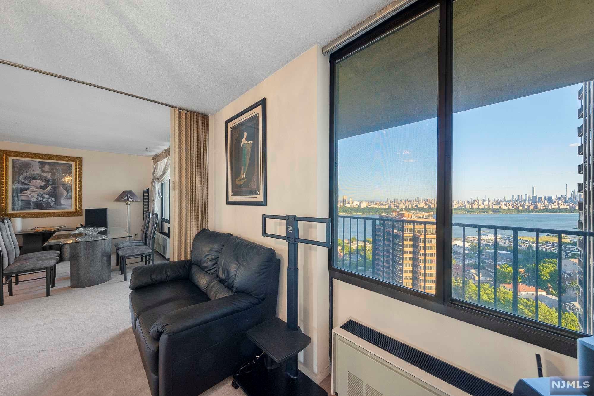 200 Winston Drive, #2010