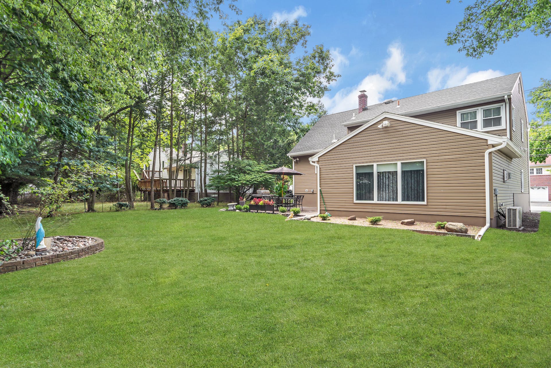 48 Brookside Avenue