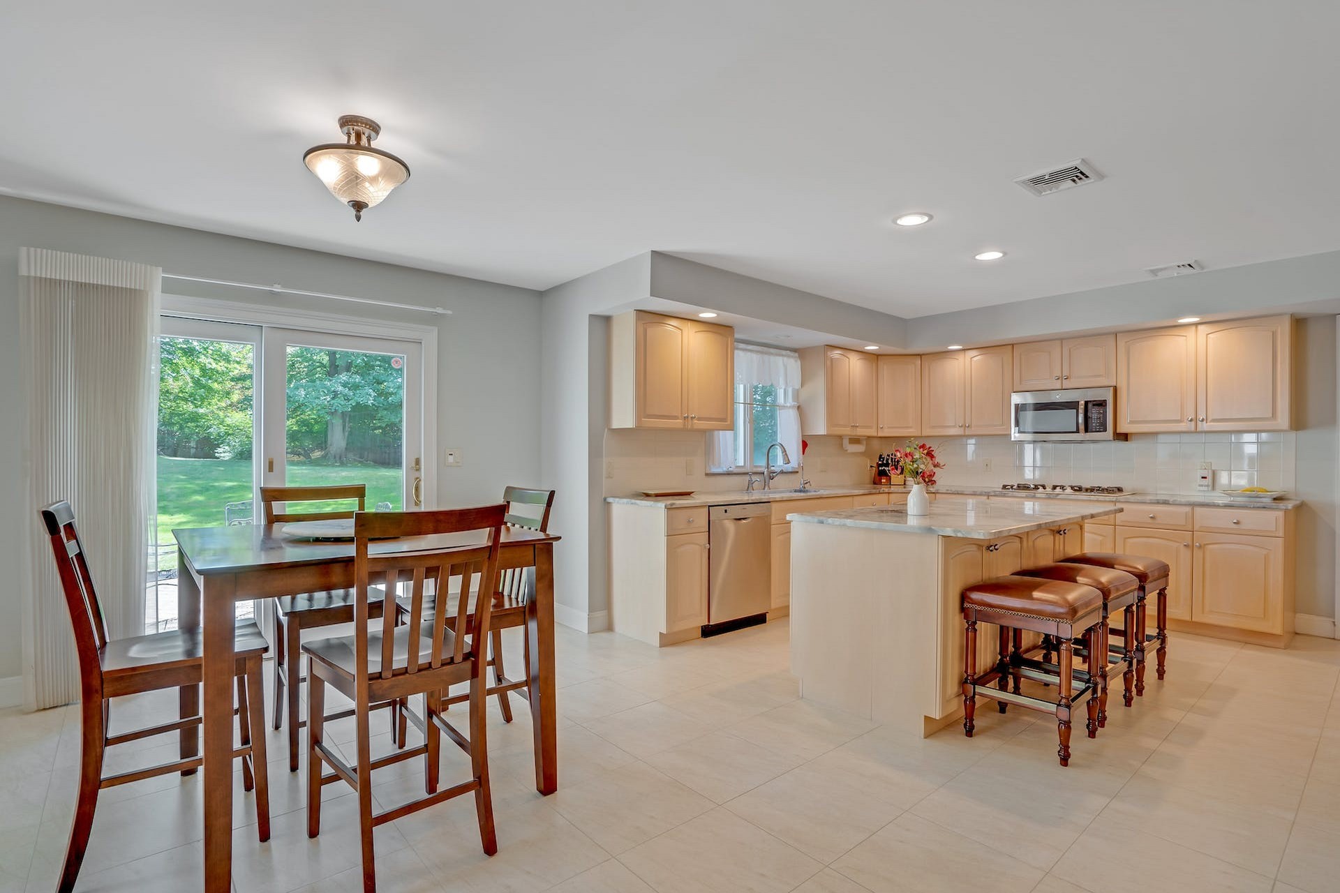 6 Maple Avenue
