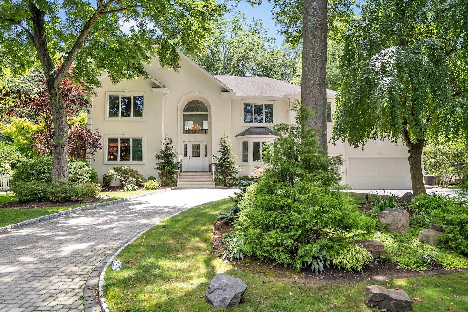 6 Maple Avenue