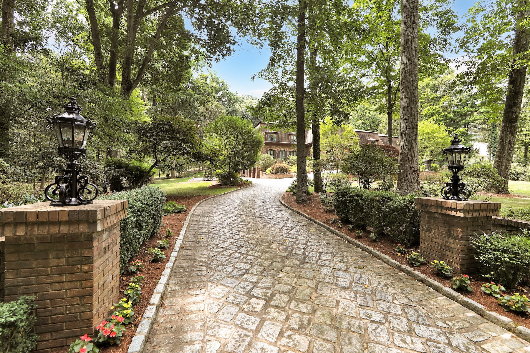 5 Glenwood Drive
