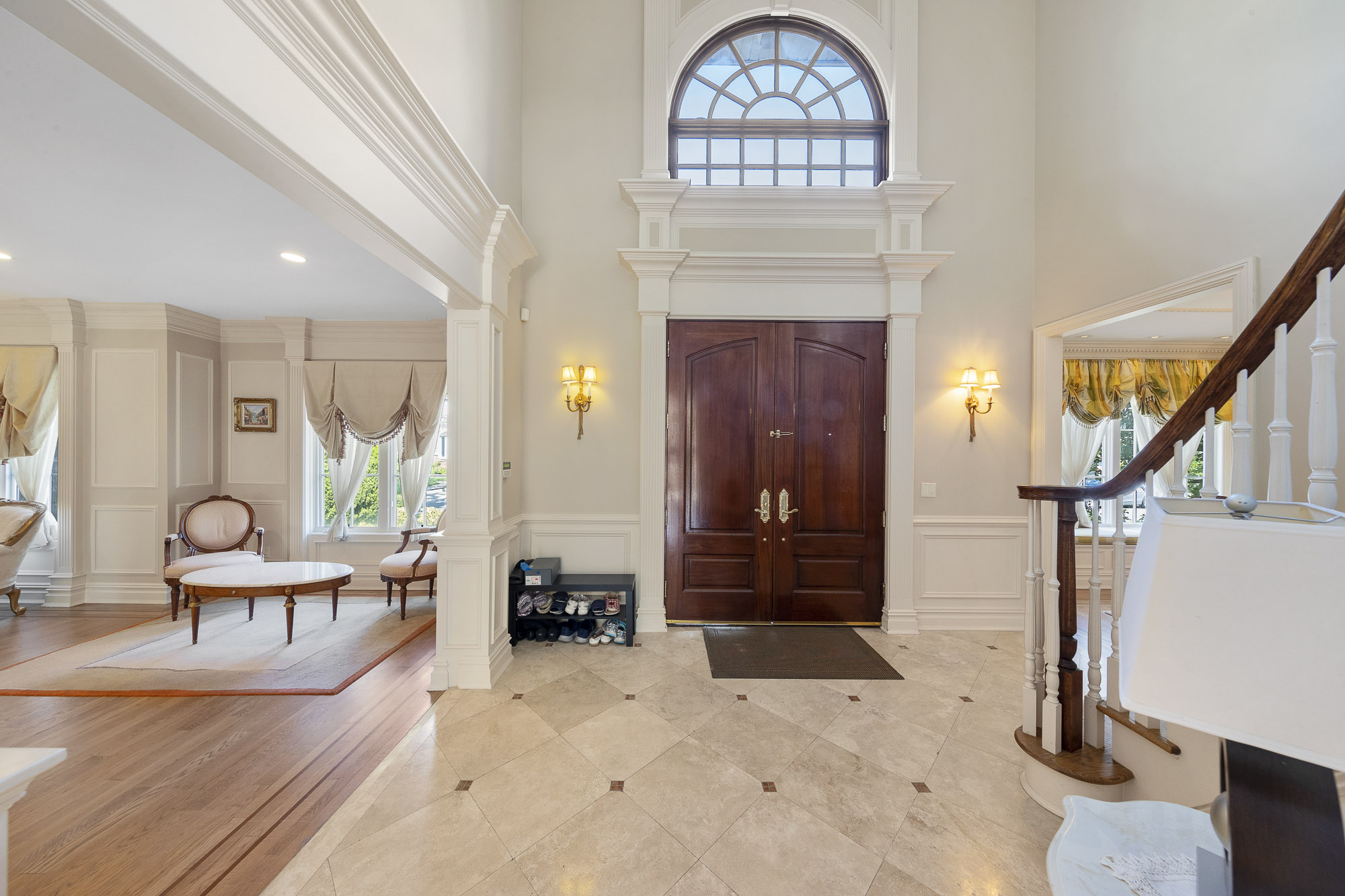 1093 Briar Way 
