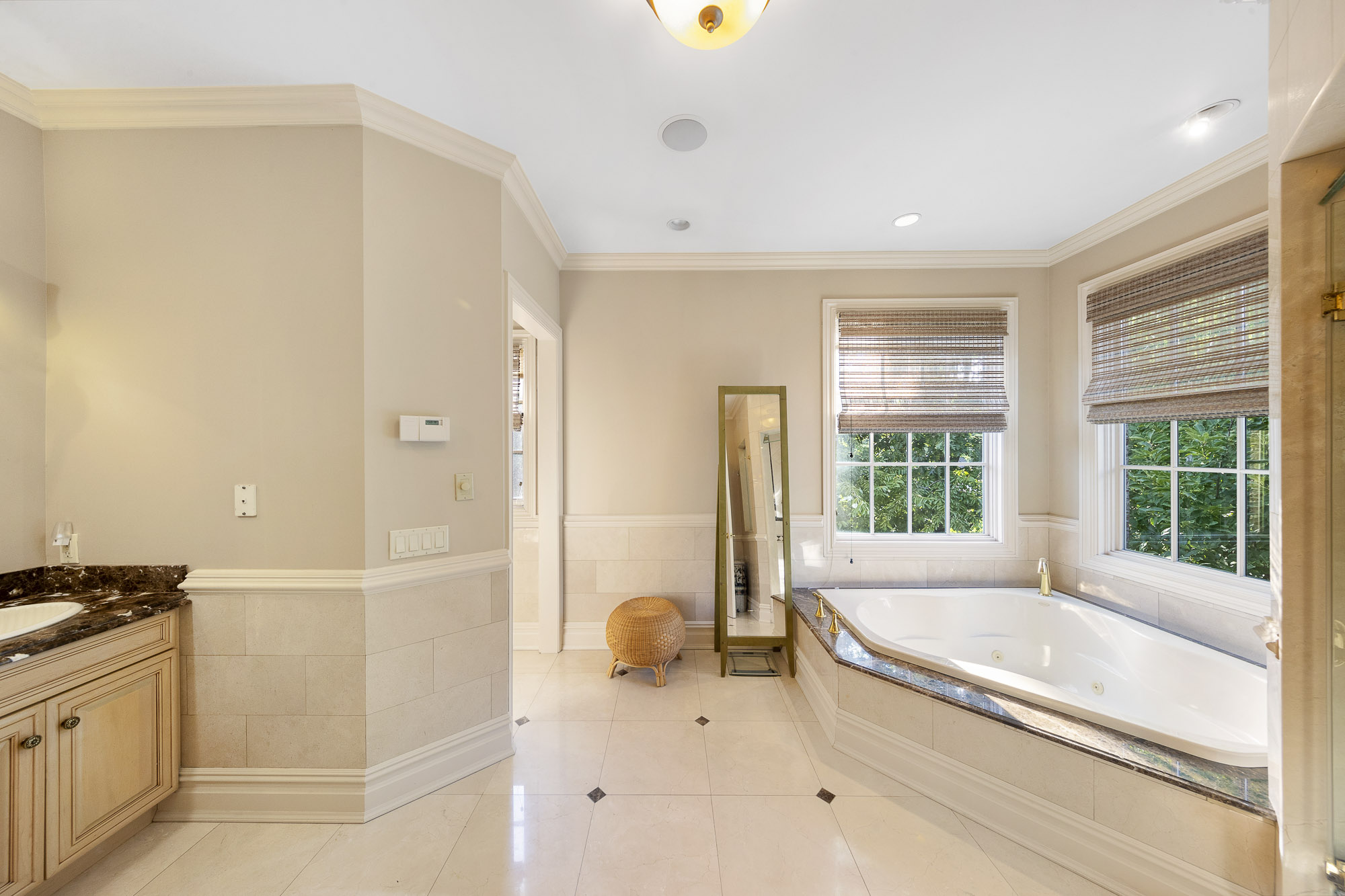 1093 Briar Way 