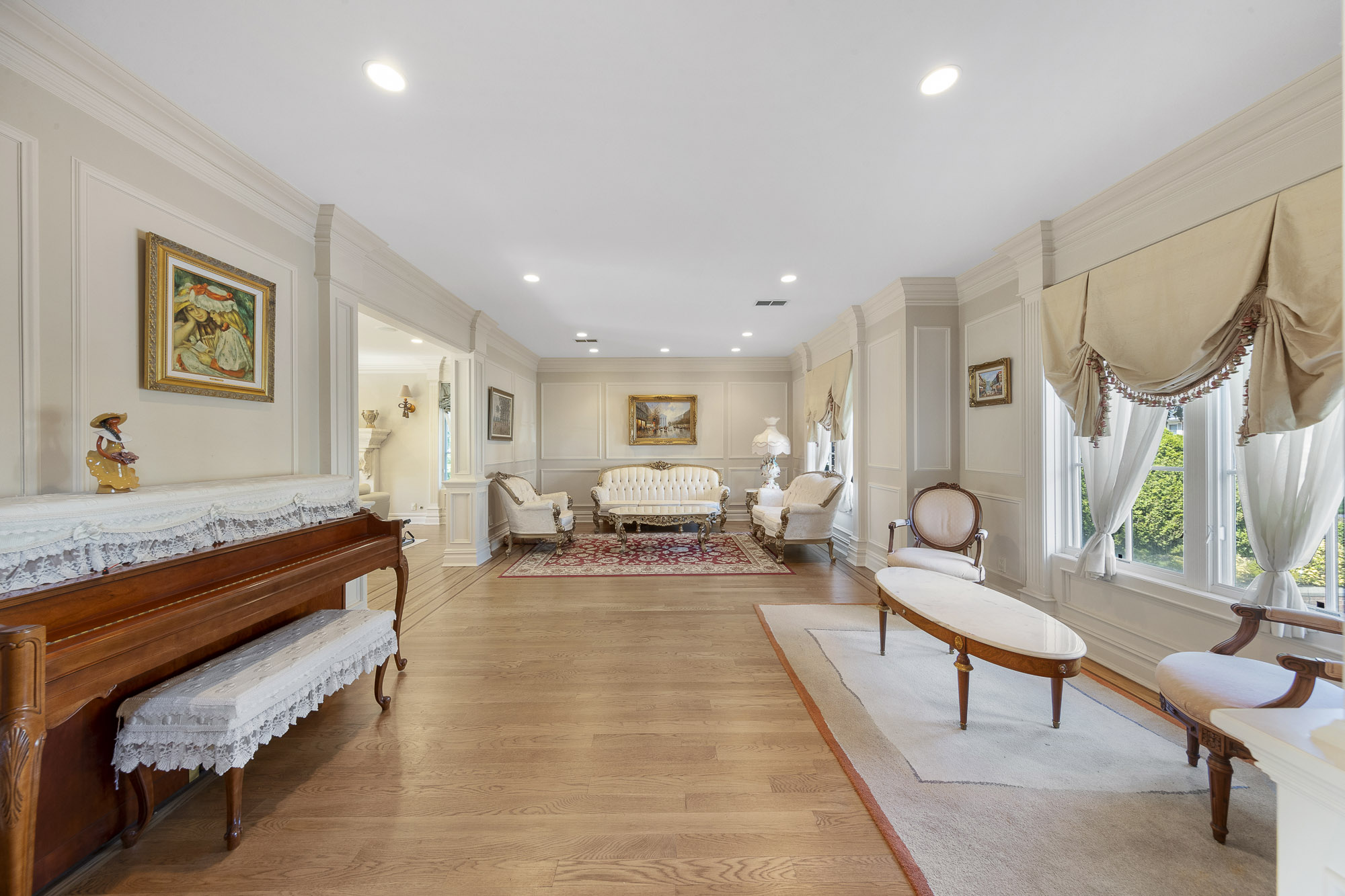 1093 Briar Way 