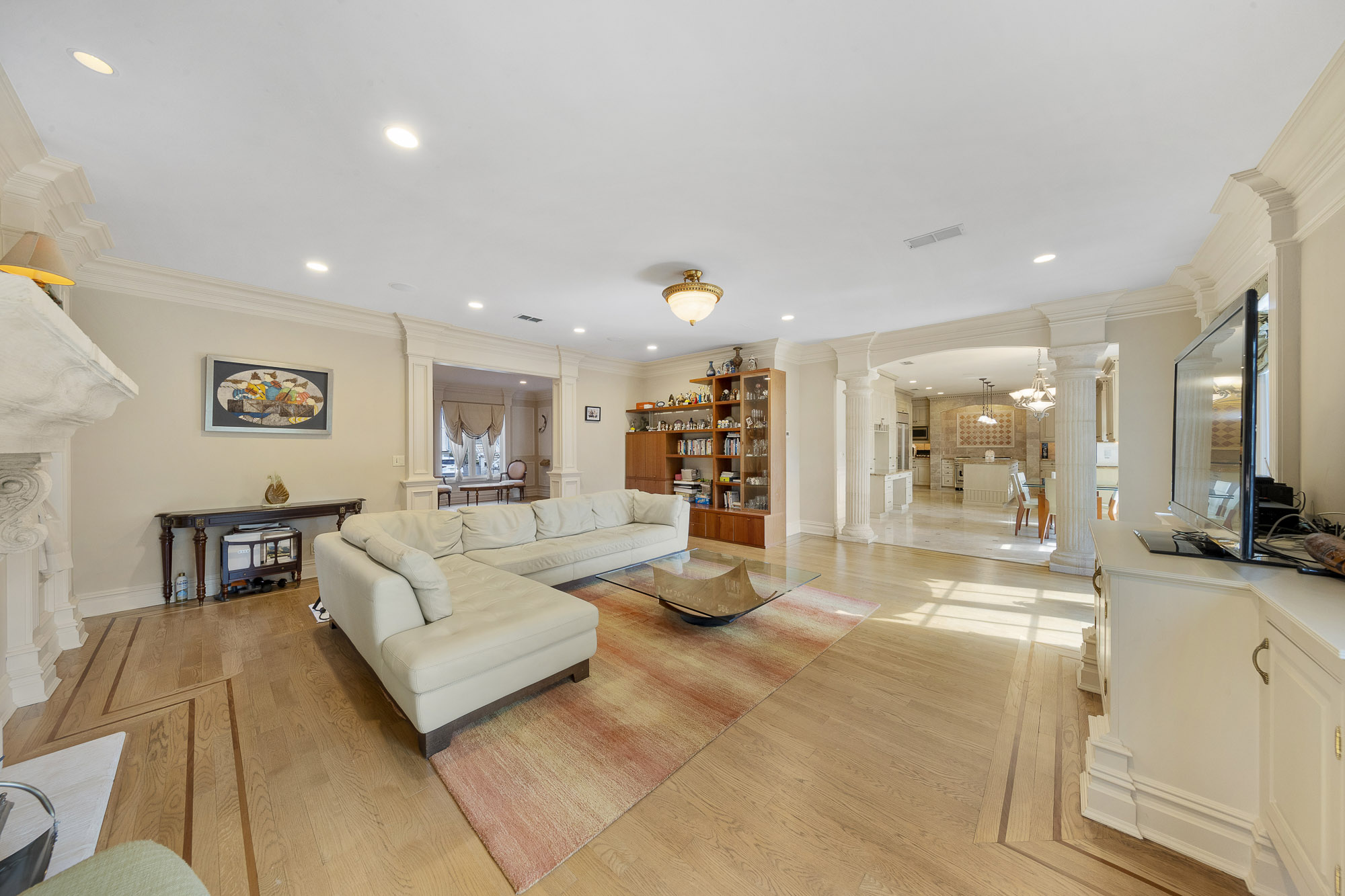 1093 Briar Way 