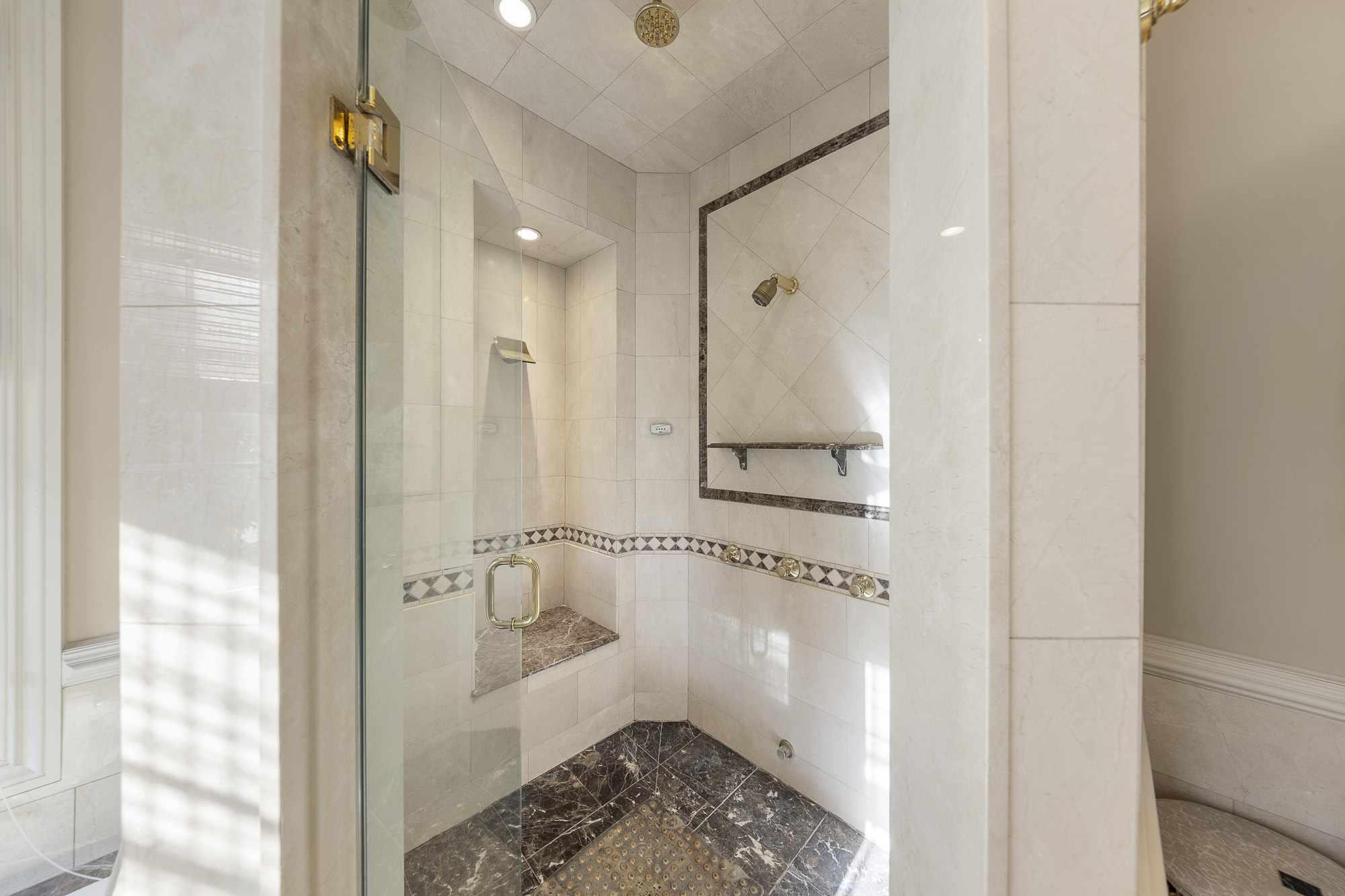 1093 Briar Way 