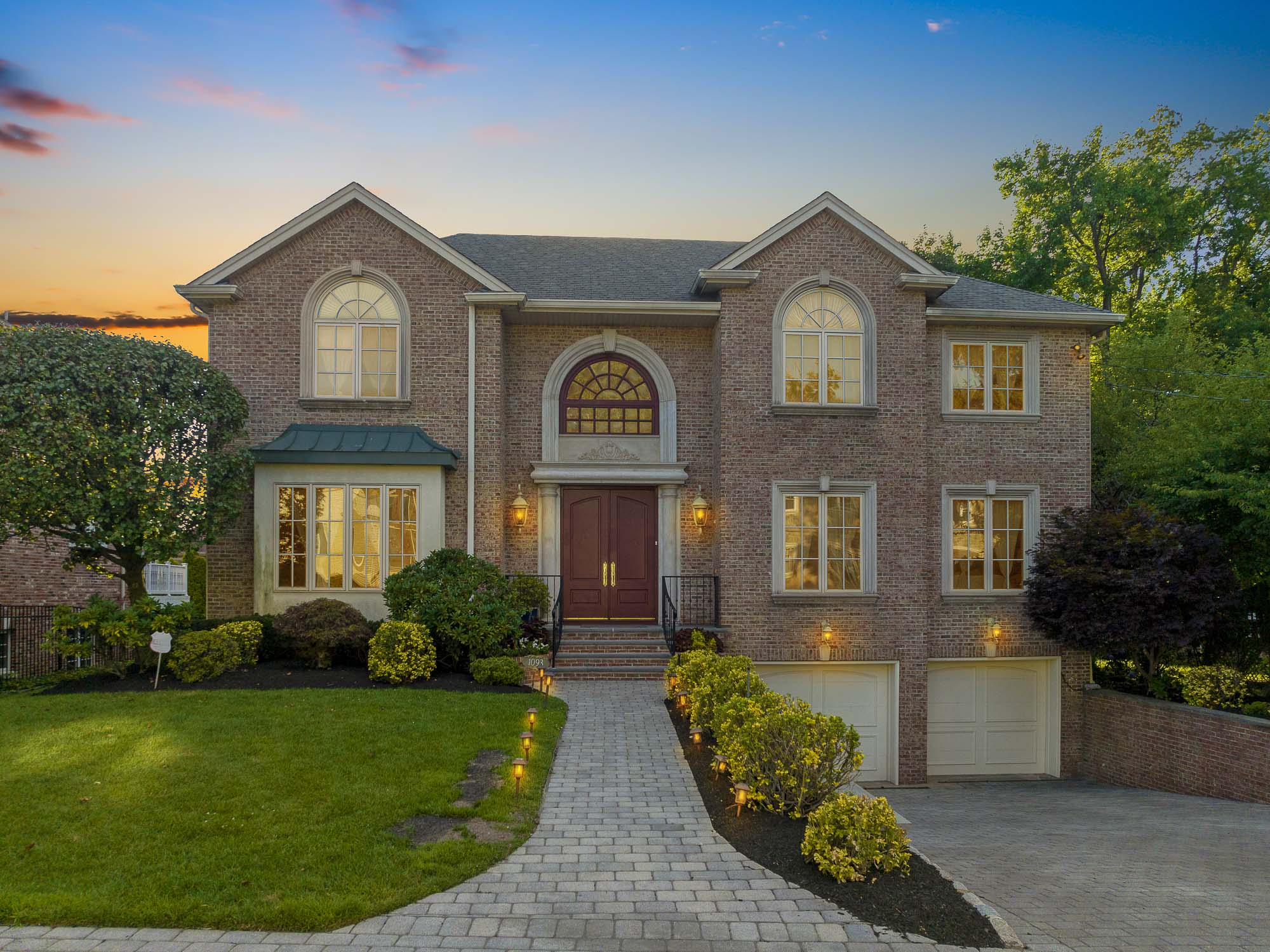 1093 Briar Way 