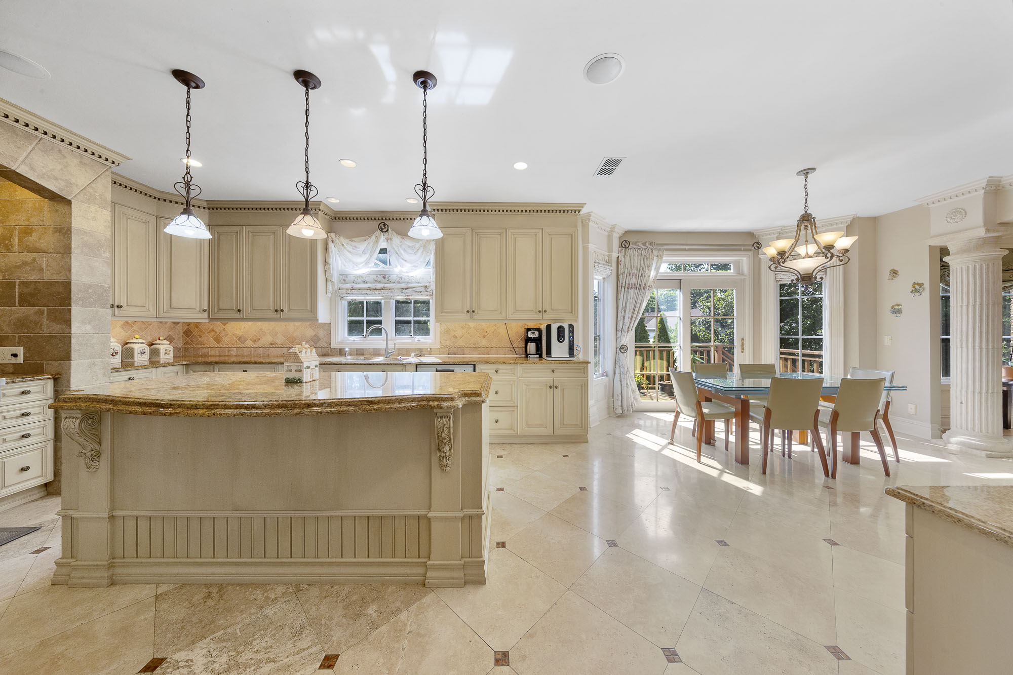 1093 Briar Way 