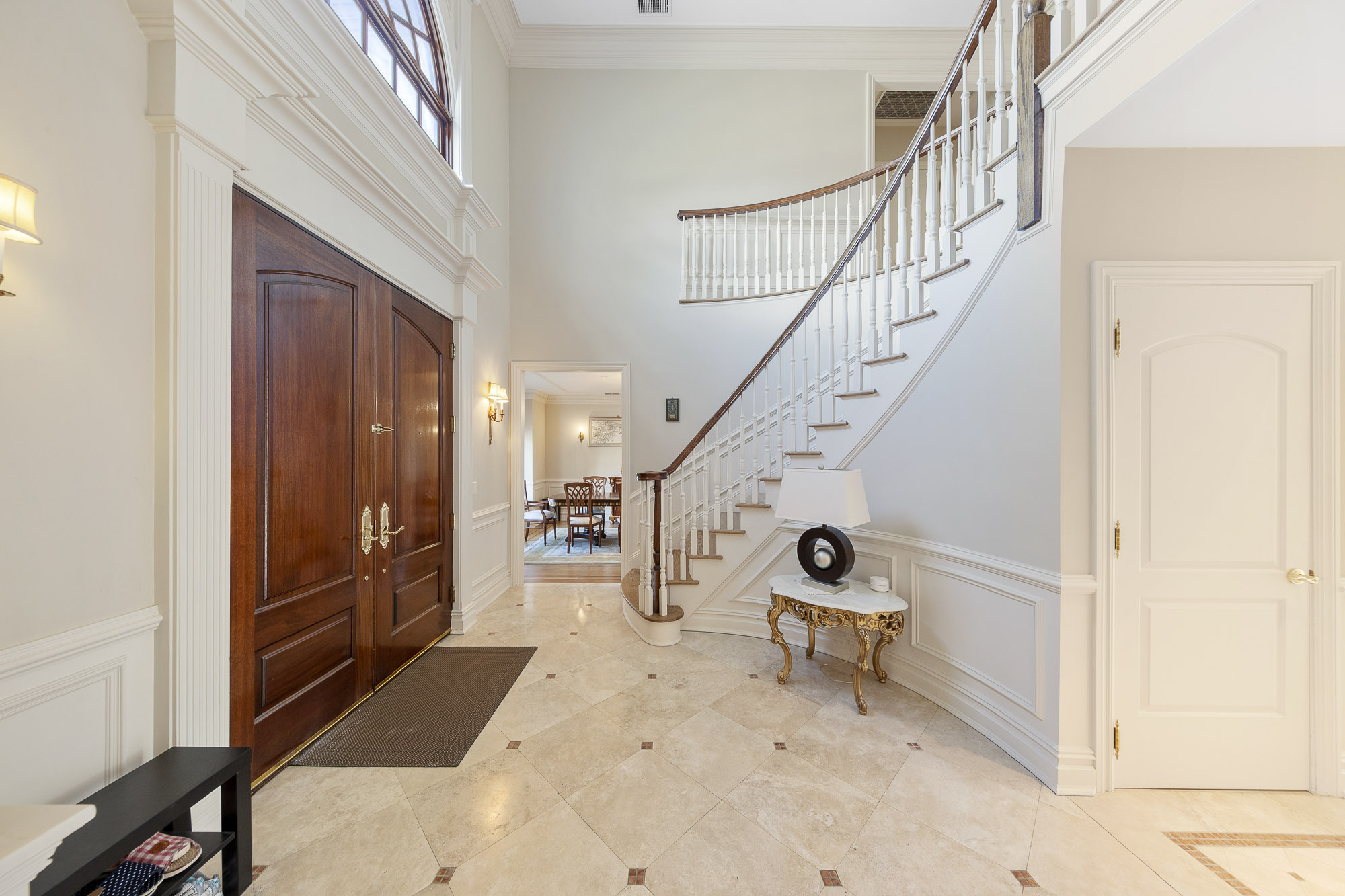 1093 Briar Way 
