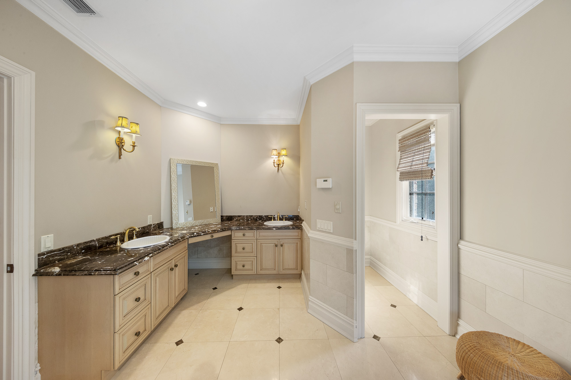 1093 Briar Way 