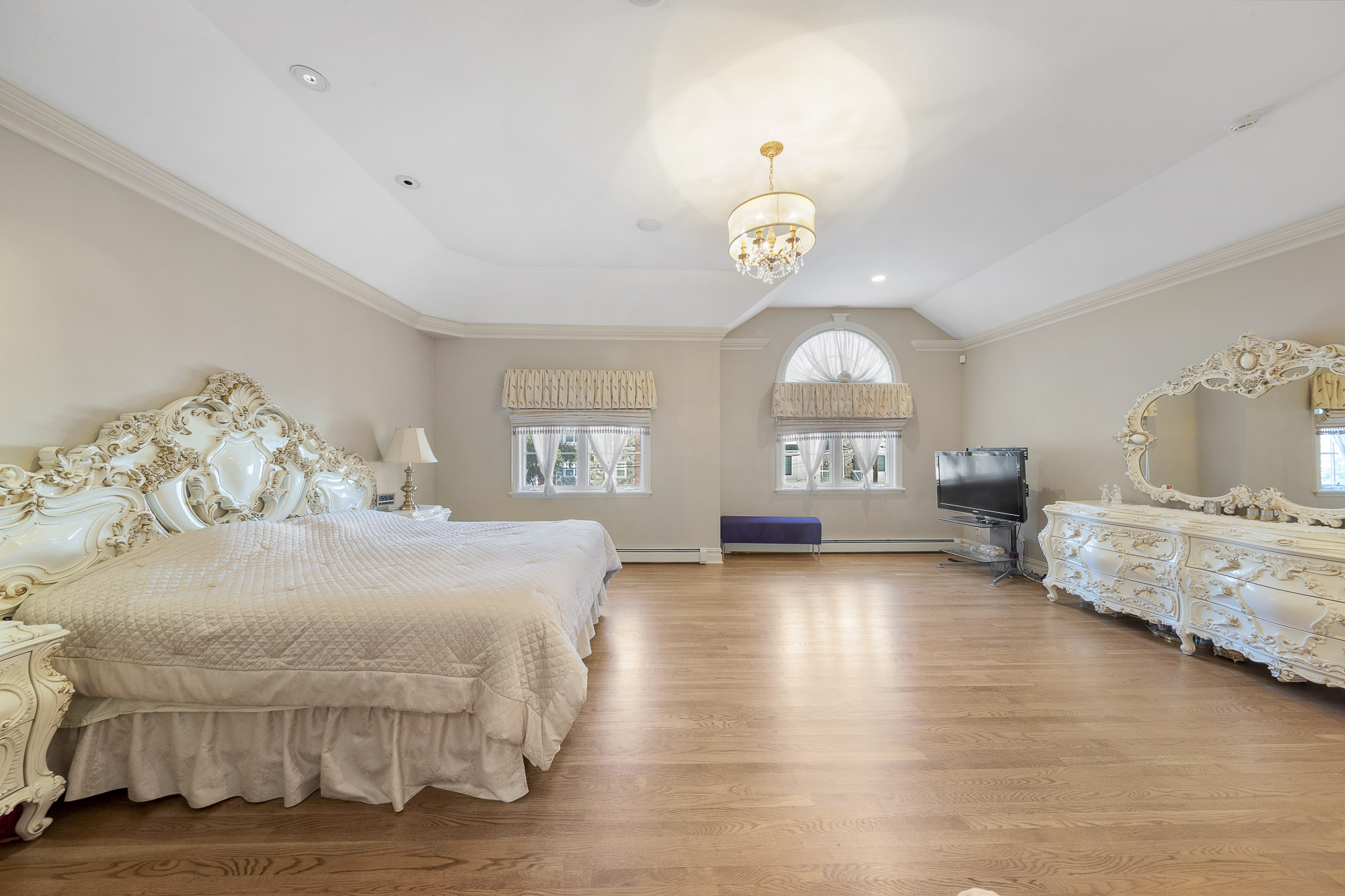 1093 Briar Way 