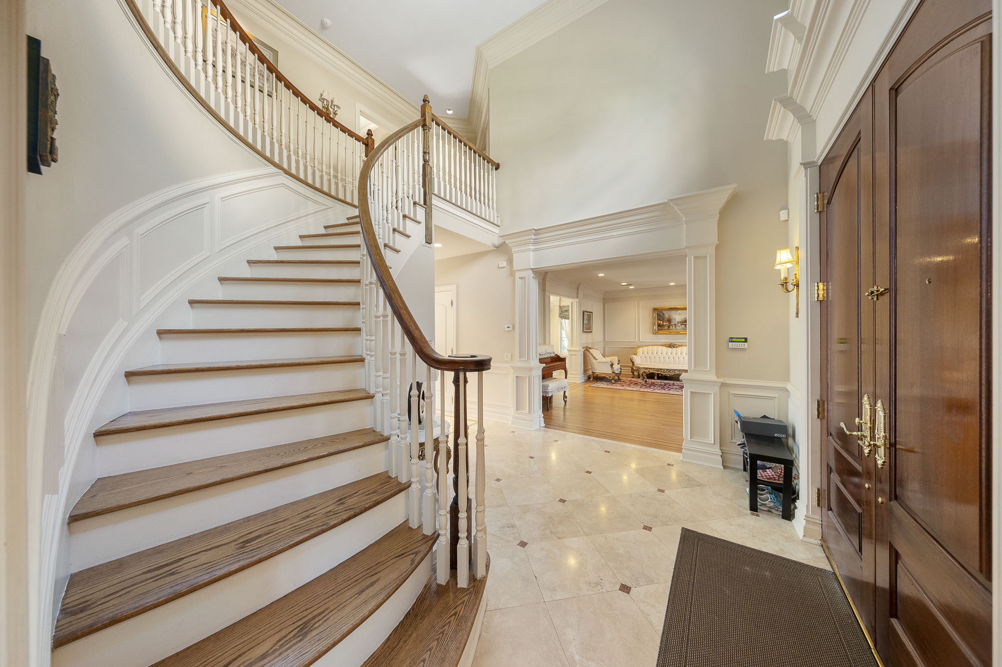 1093 Briar Way 