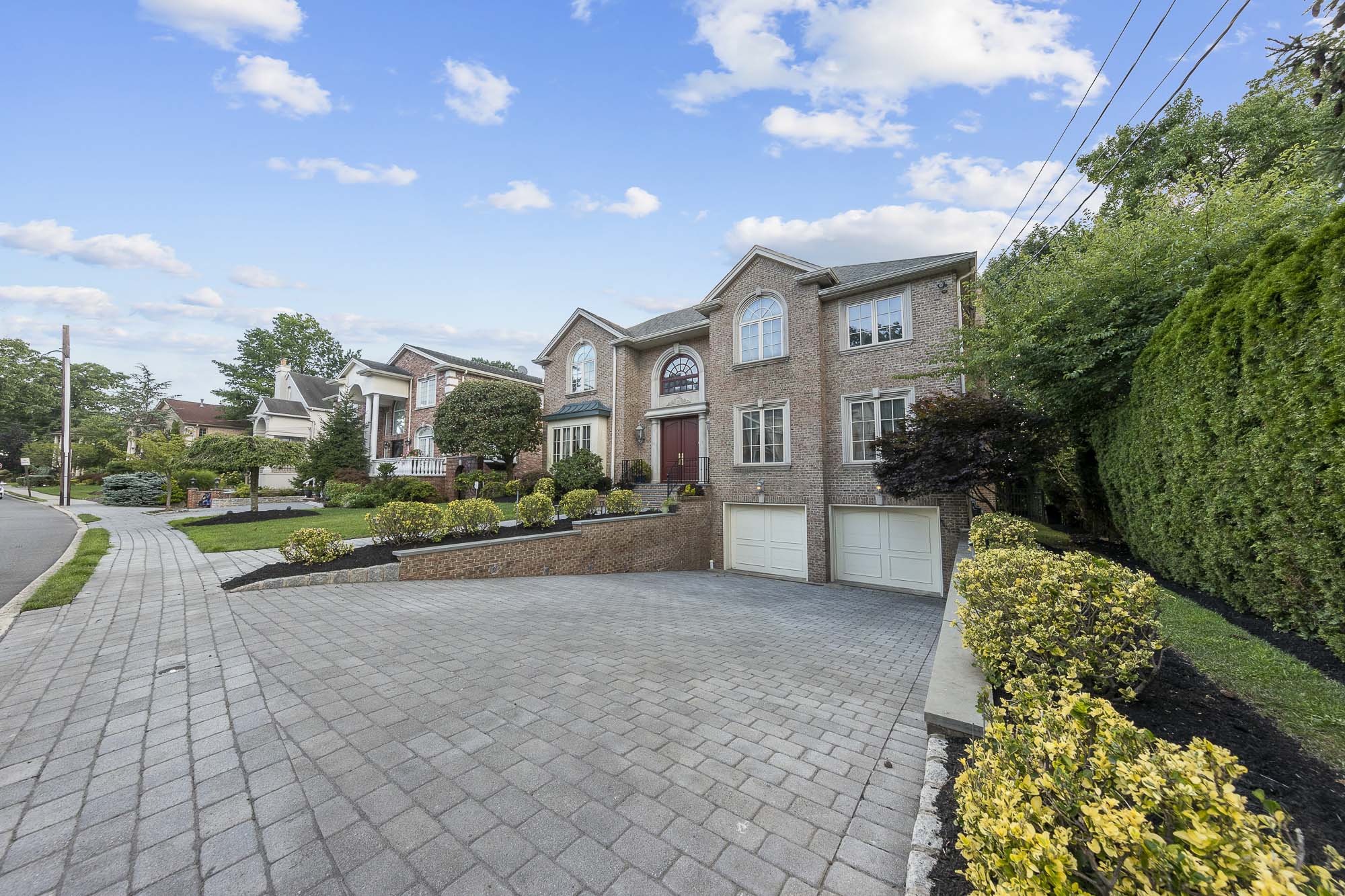 1093 Briar Way 