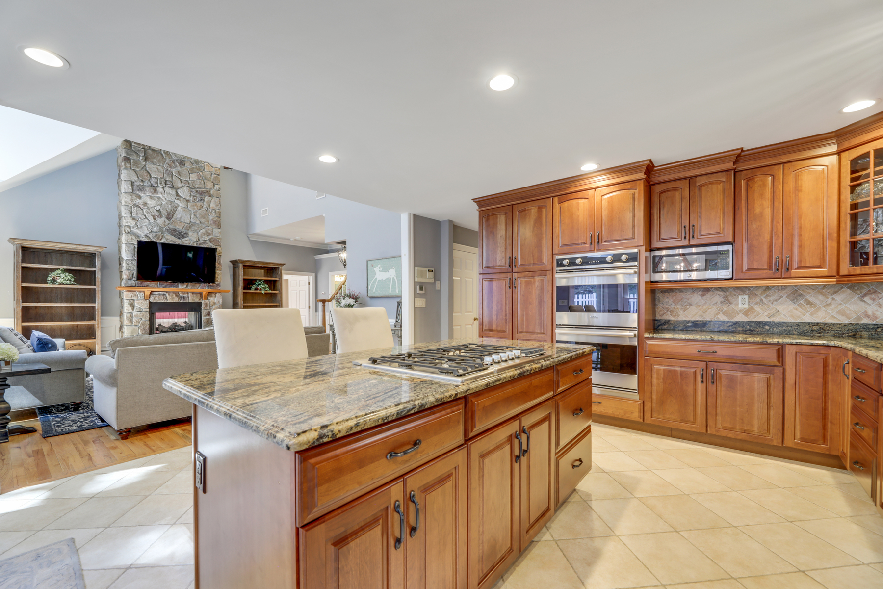 883 Hilltop Terrace