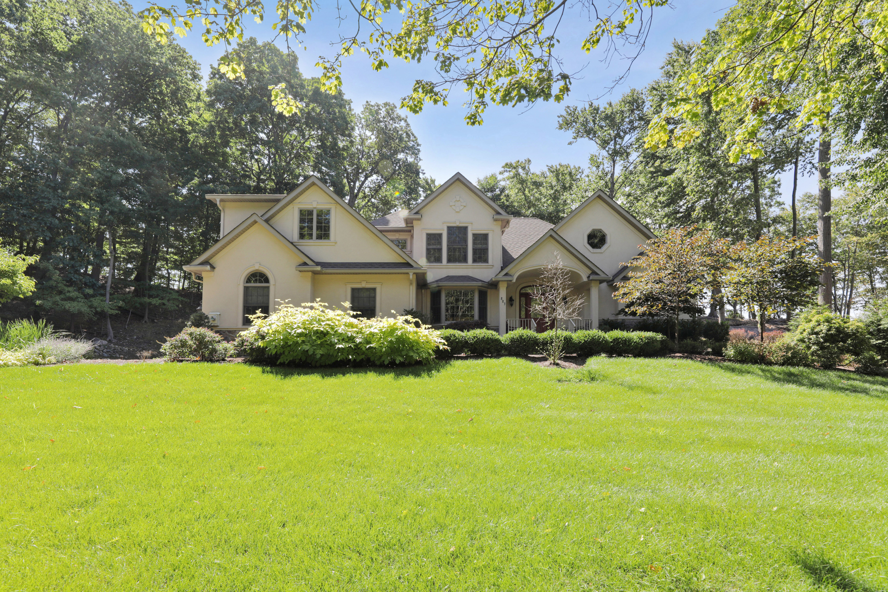 883 Hilltop Terrace
