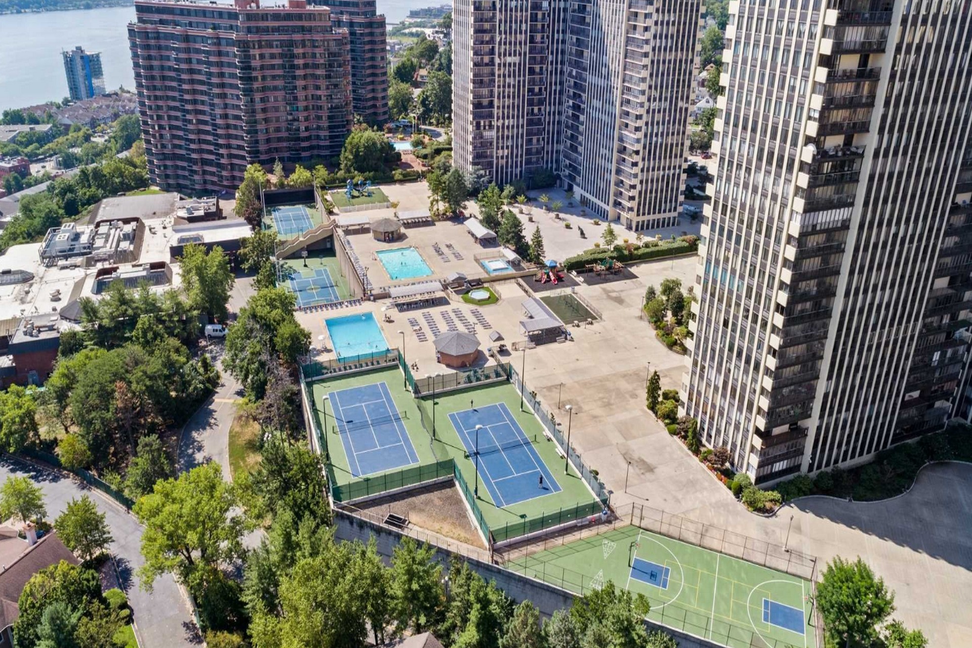 300 Winston Drive, #2822
