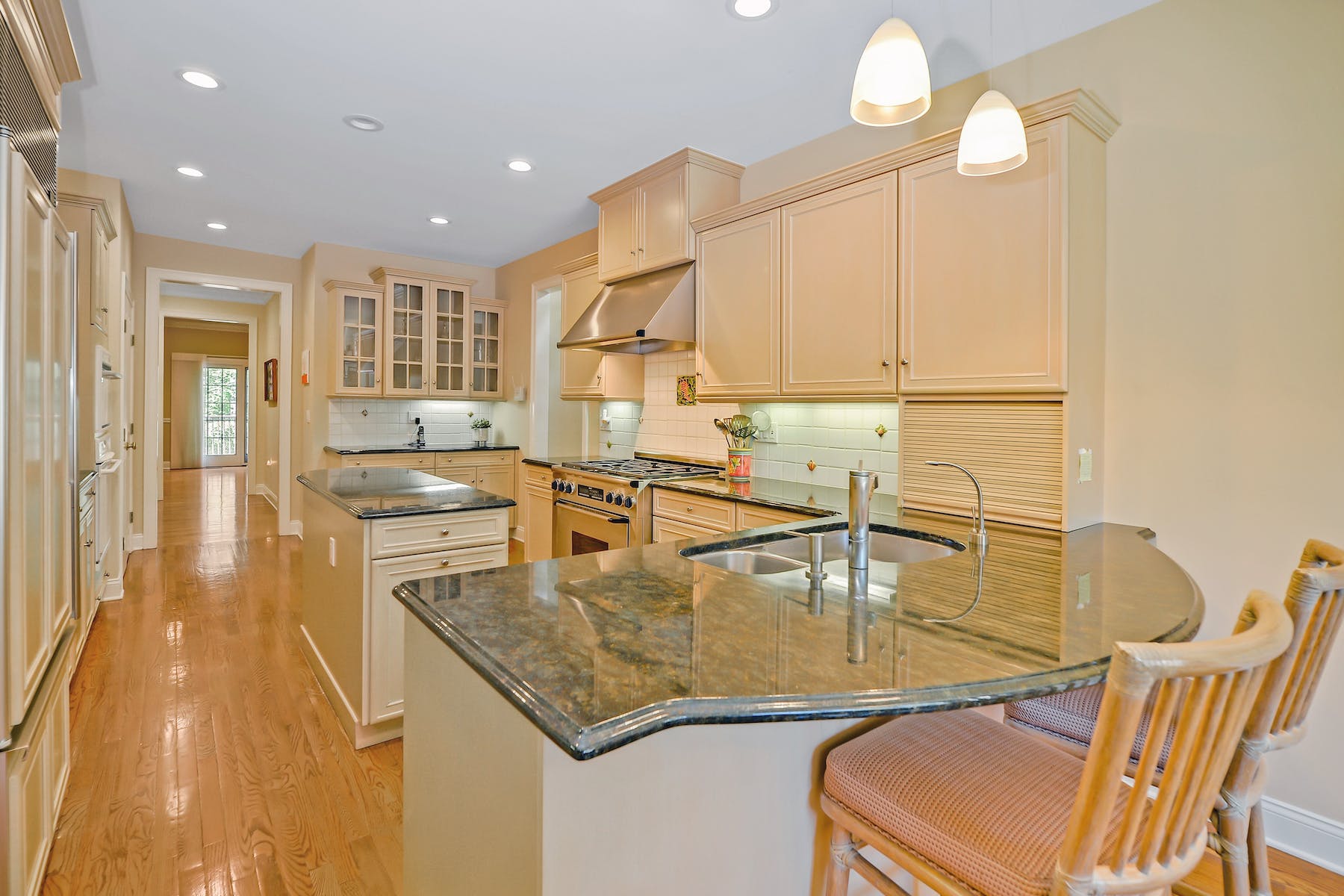 299 Chelsea Manor