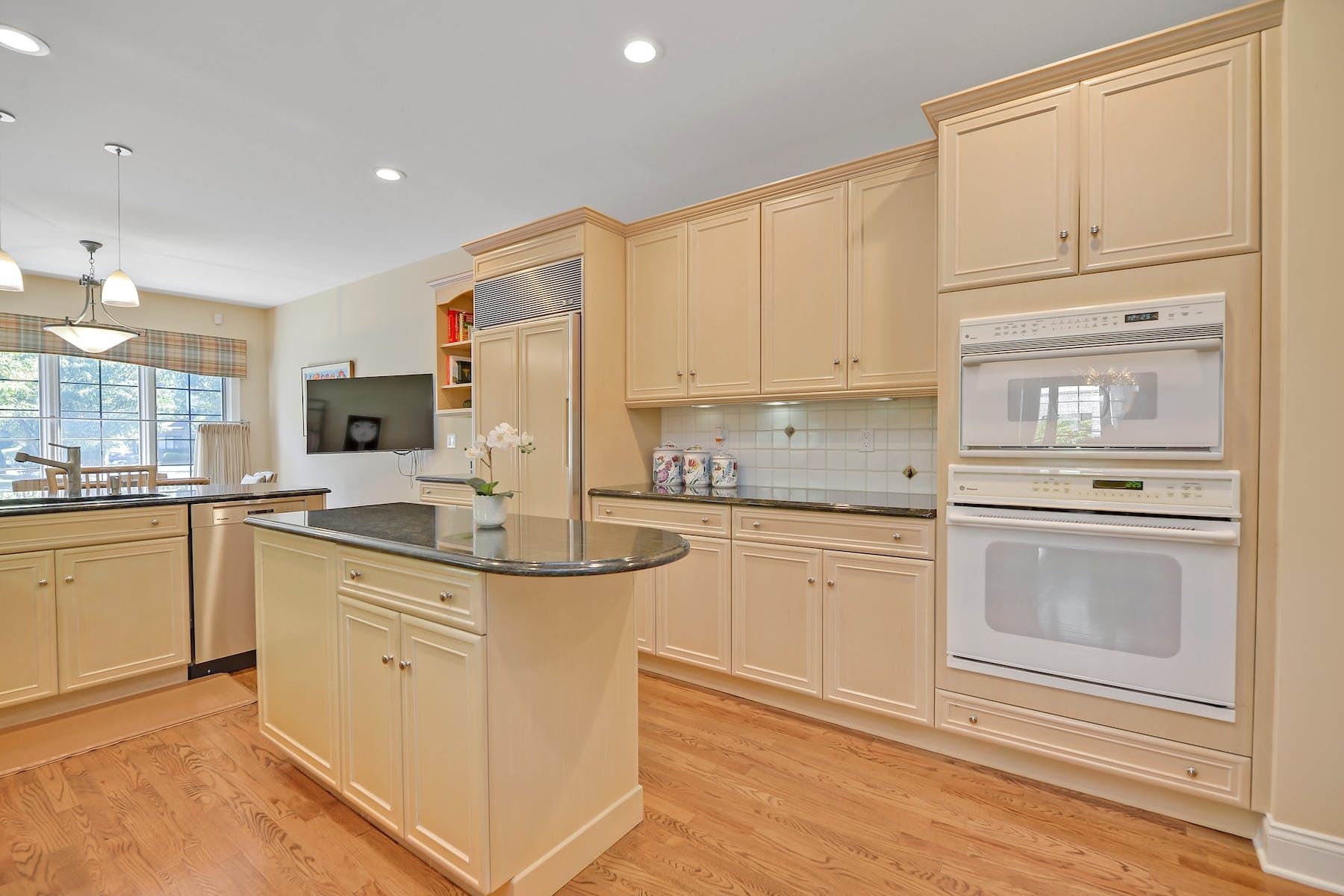 299 Chelsea Manor