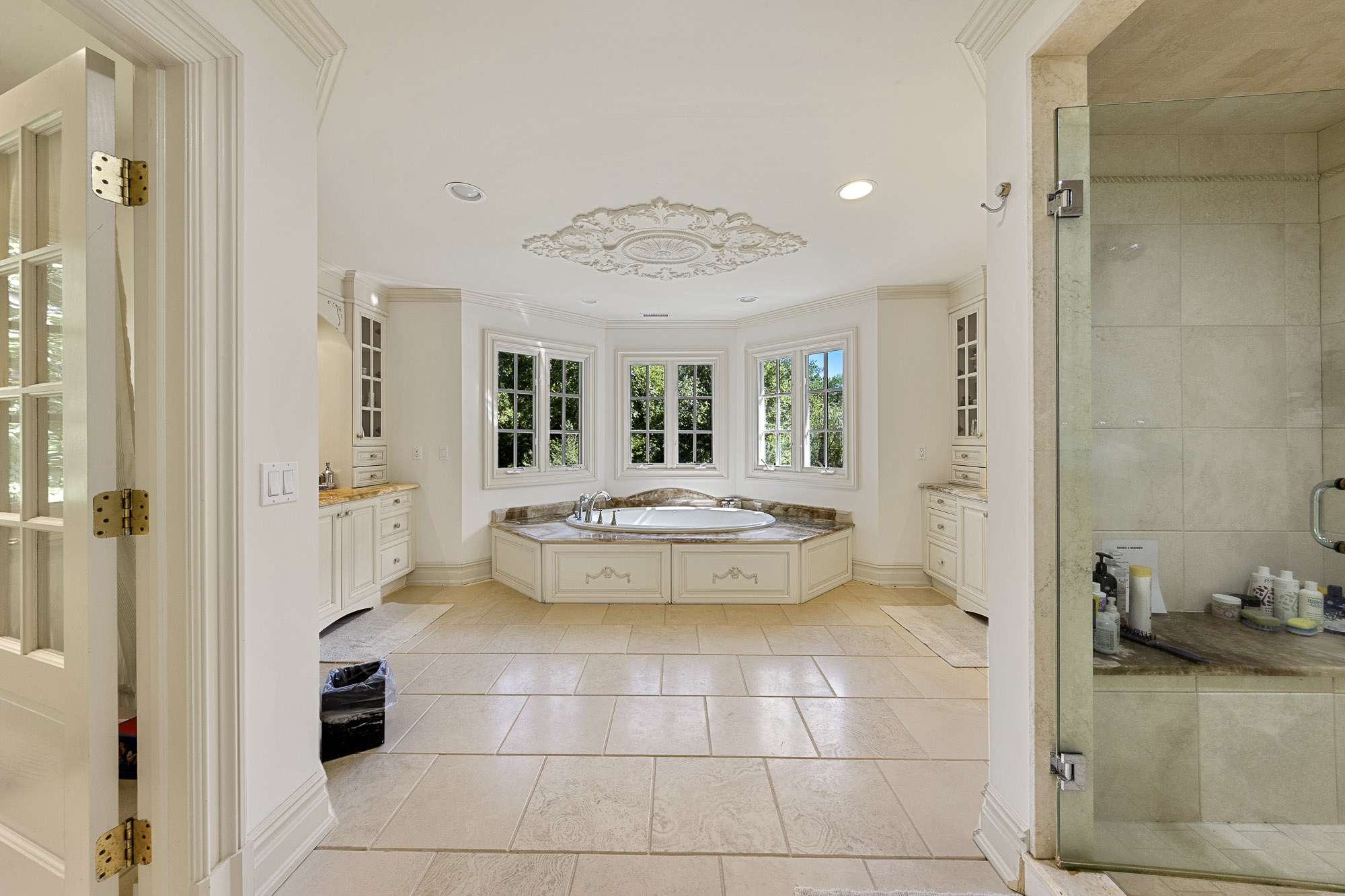 10 Emerald Woods Court