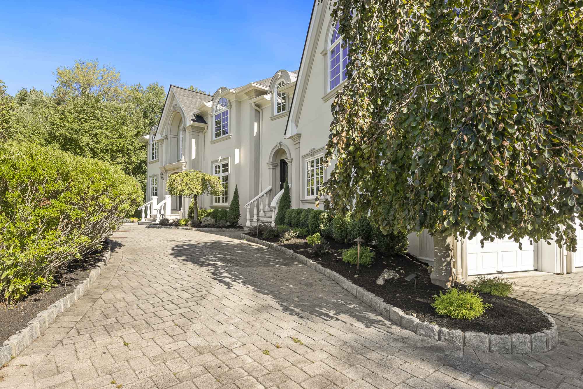 10 Emerald Woods Court