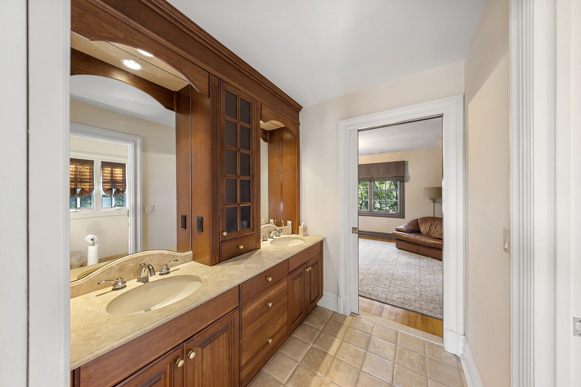 10 Emerald Woods Court