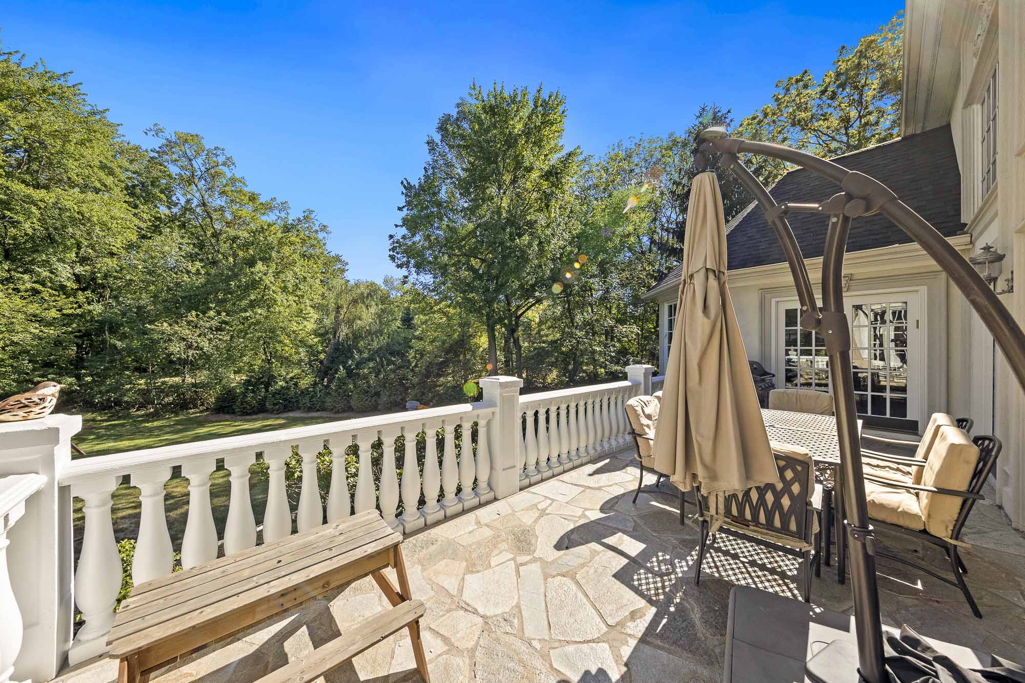 10 Emerald Woods Court