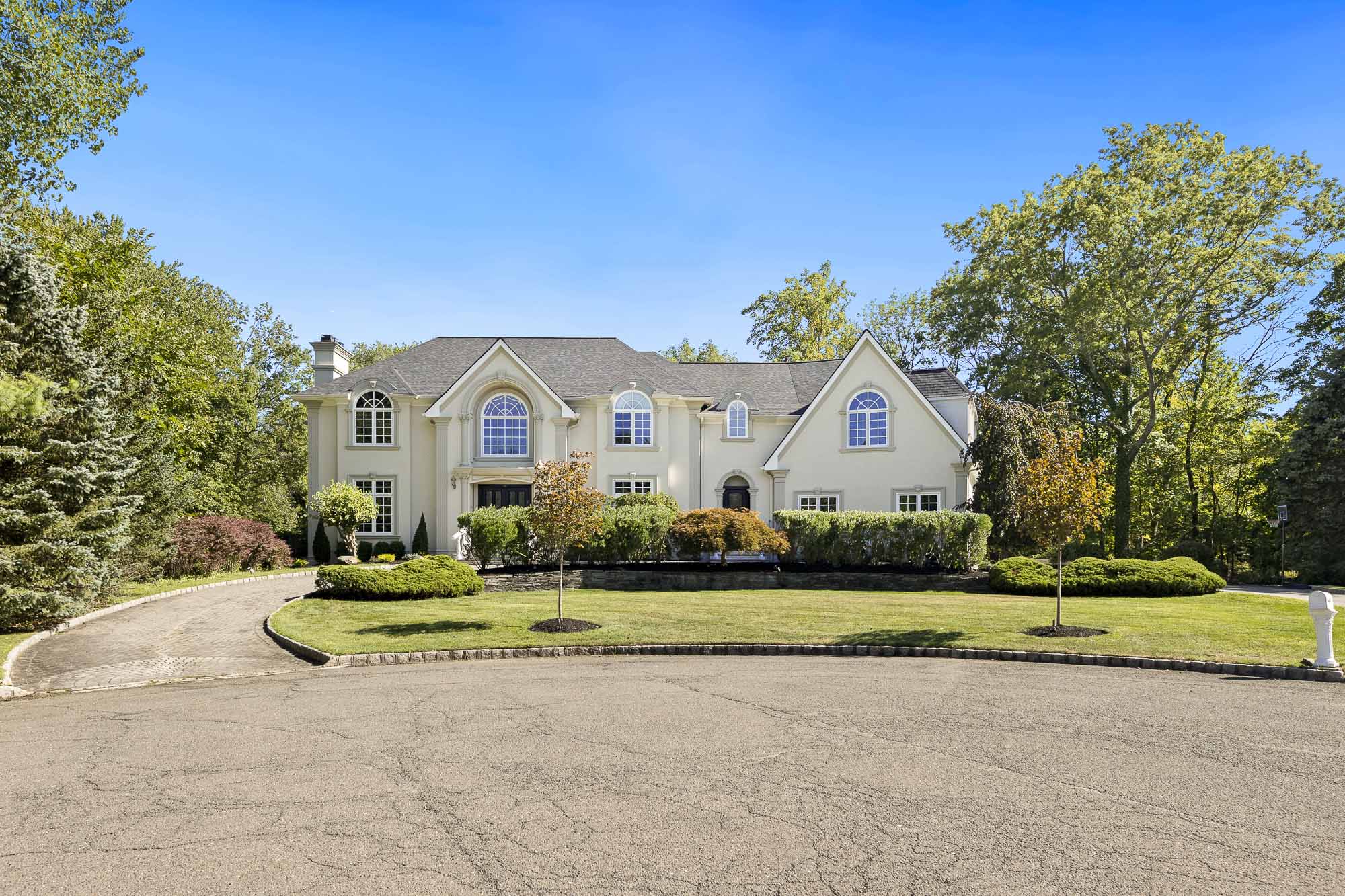 10 Emerald Woods Court