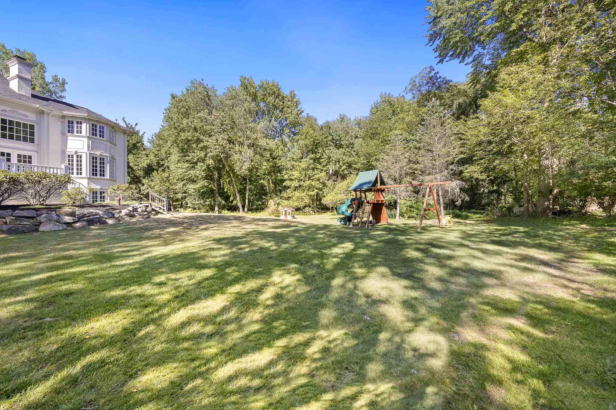 10 Emerald Woods Court