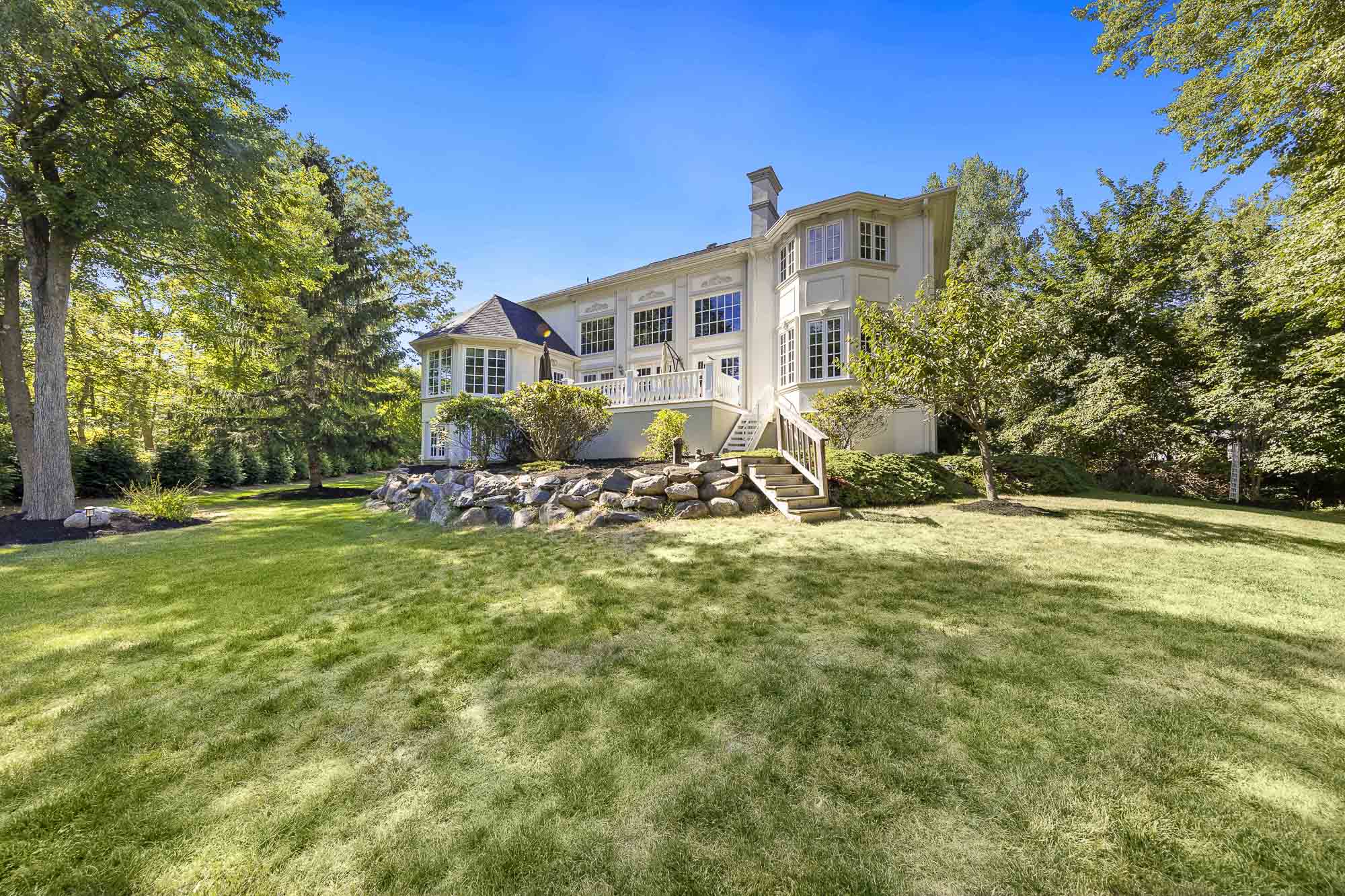 10 Emerald Woods Court