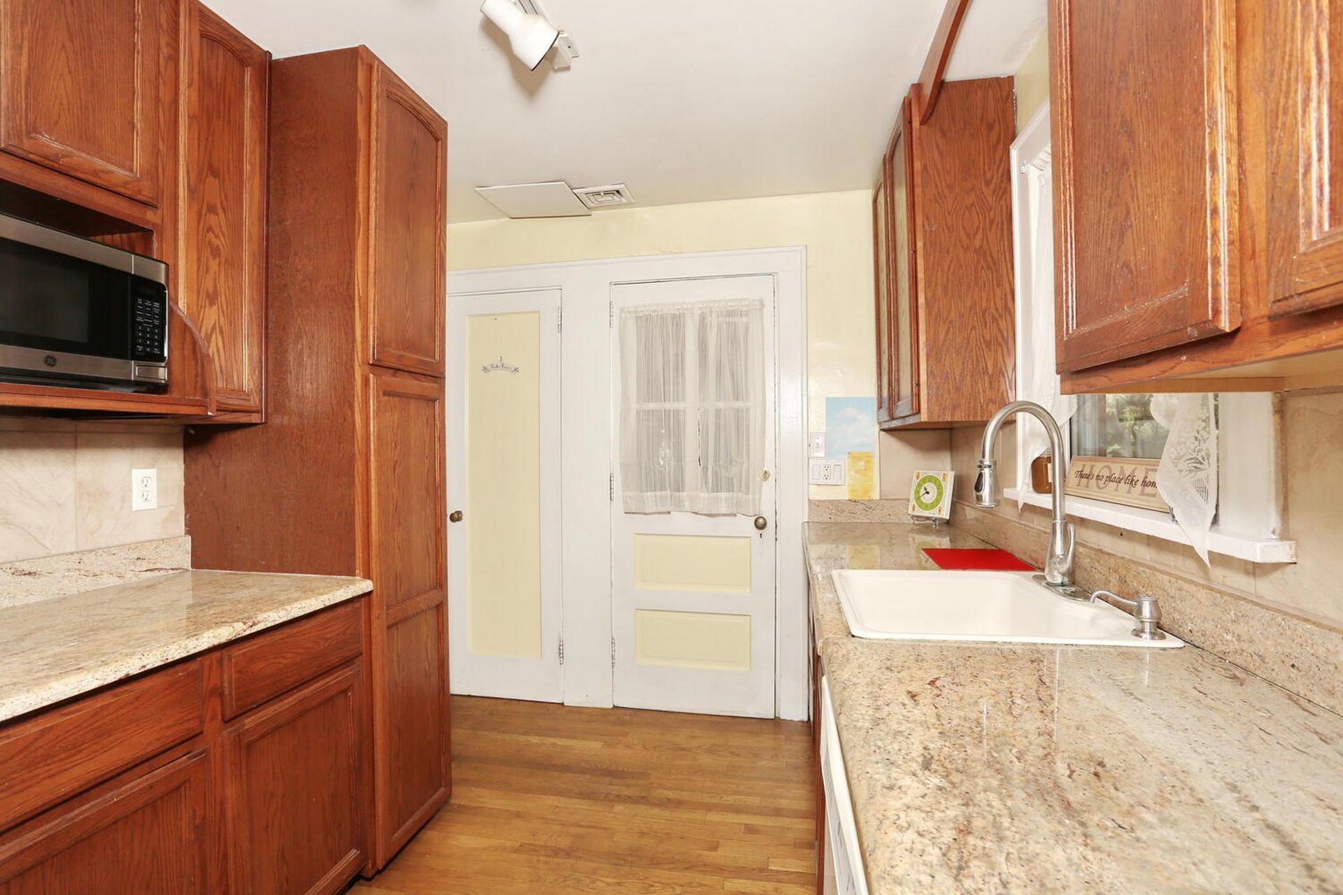 2 Delaware Avenue