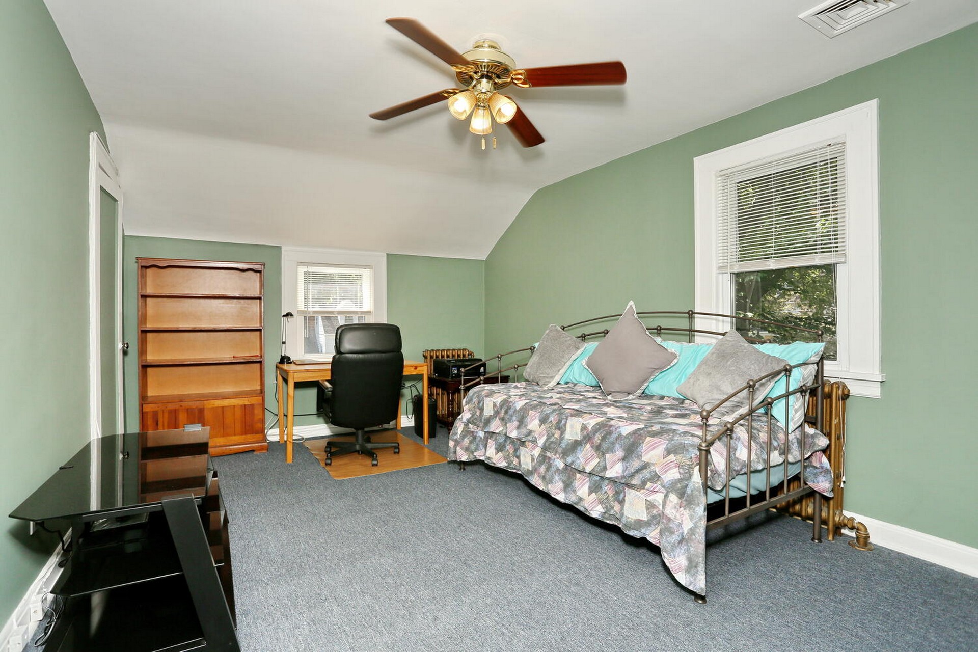 2 Delaware Avenue