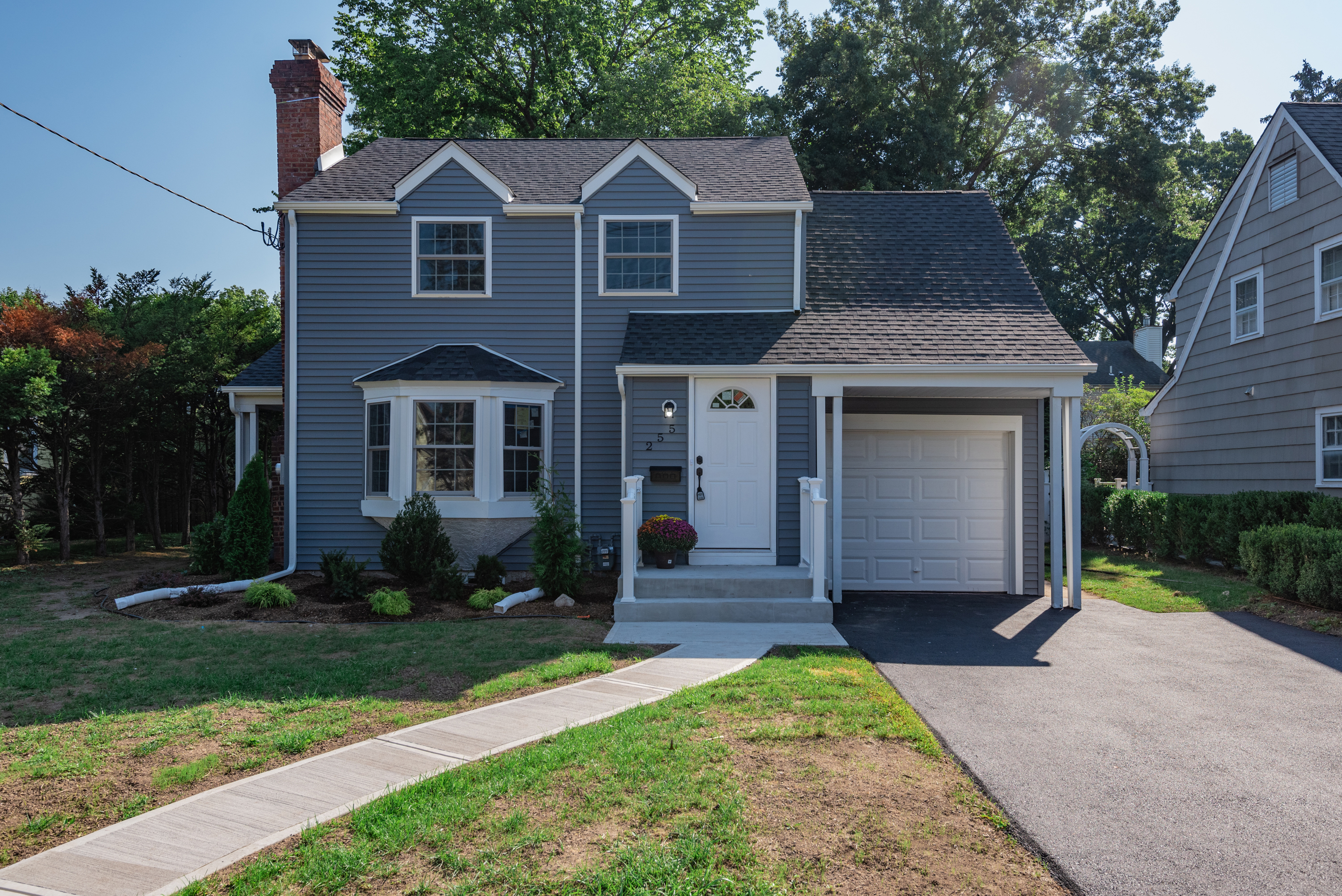 255 North Pleasant Avenue