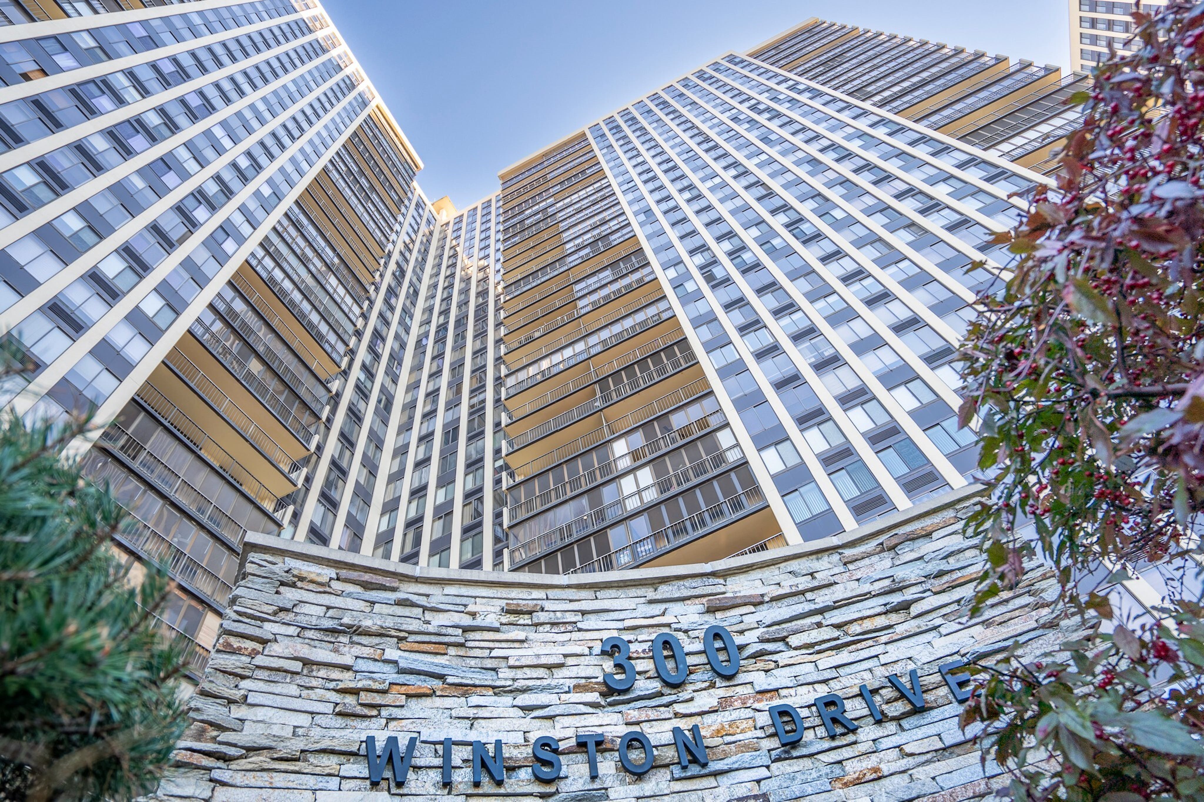 300 Winston Drive, #1517