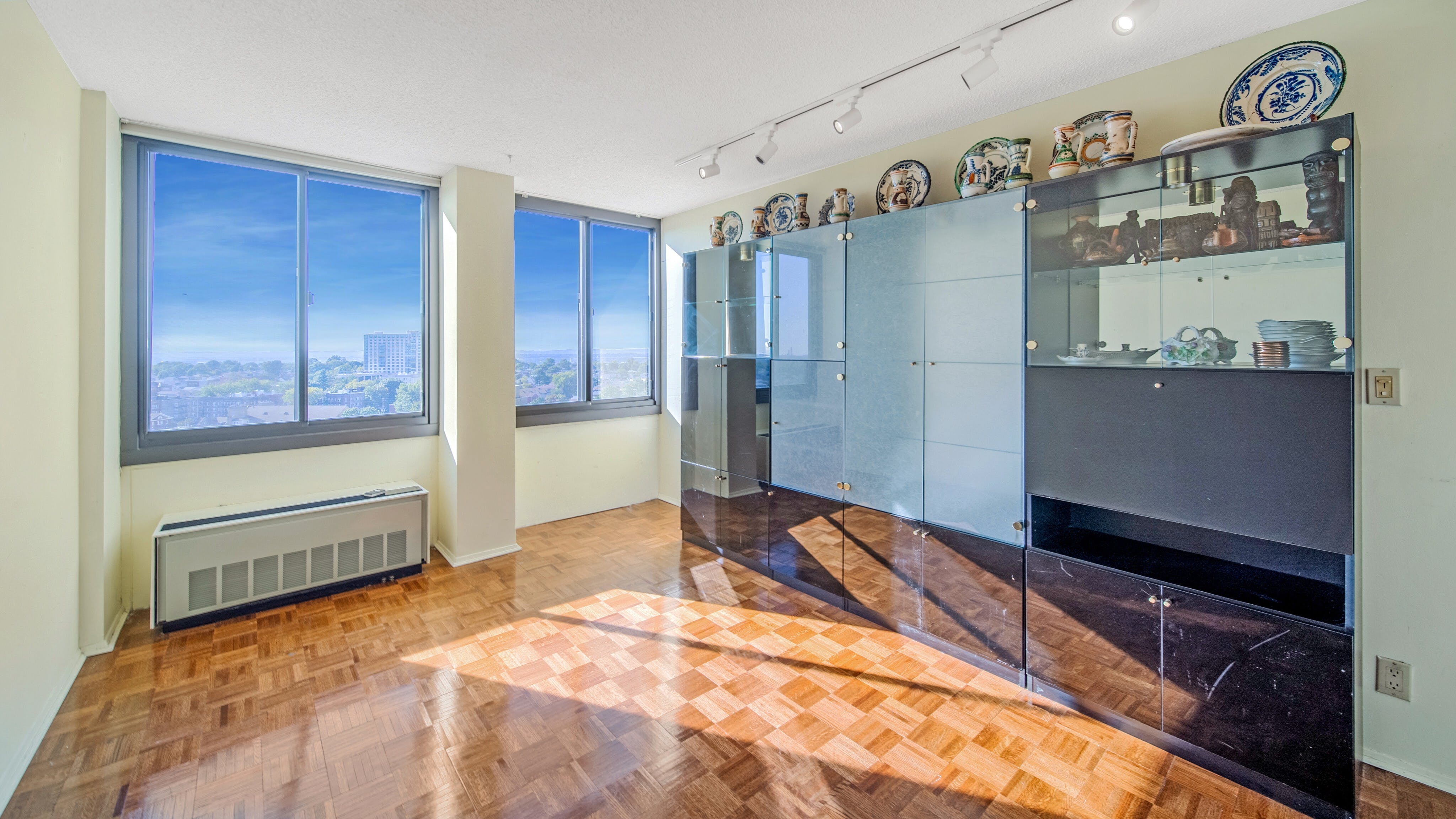 300 Winston Drive, #1517