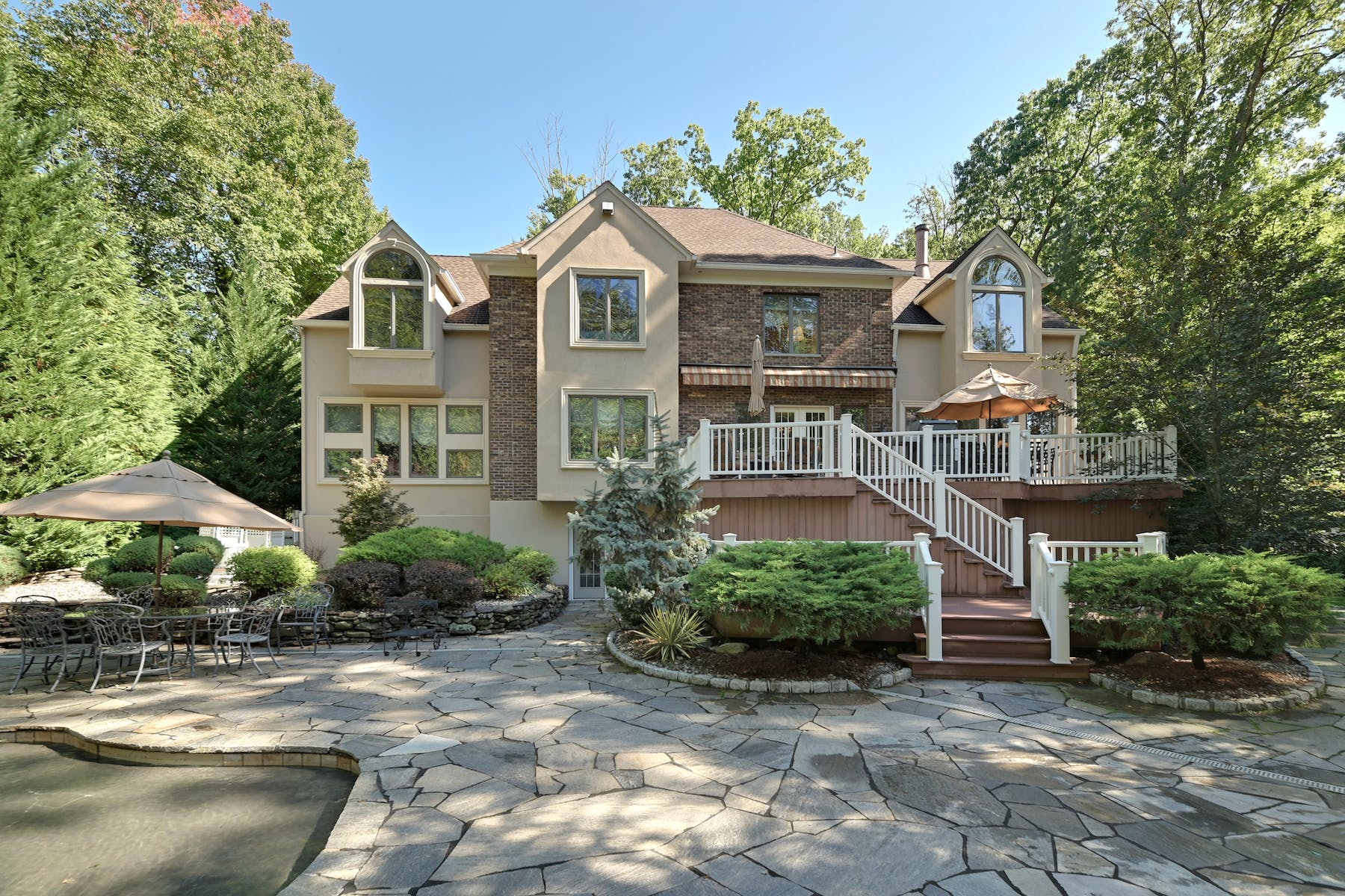 9 Union Avenue