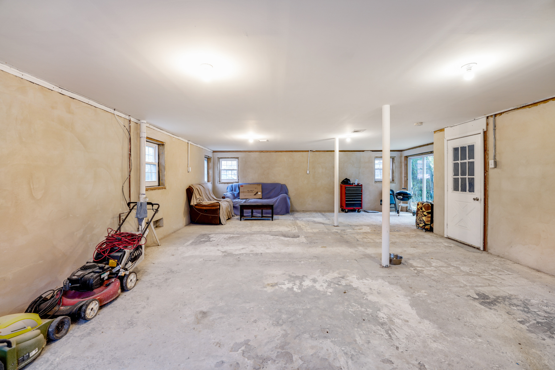 121 Dawes Highway