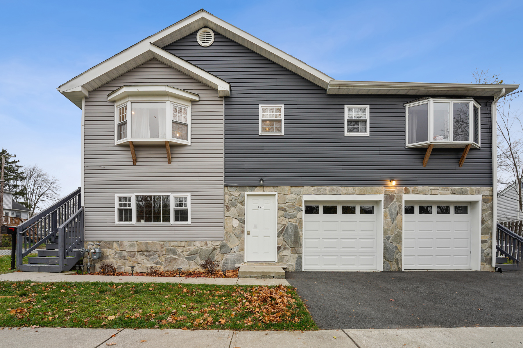 121 Dawes Highway