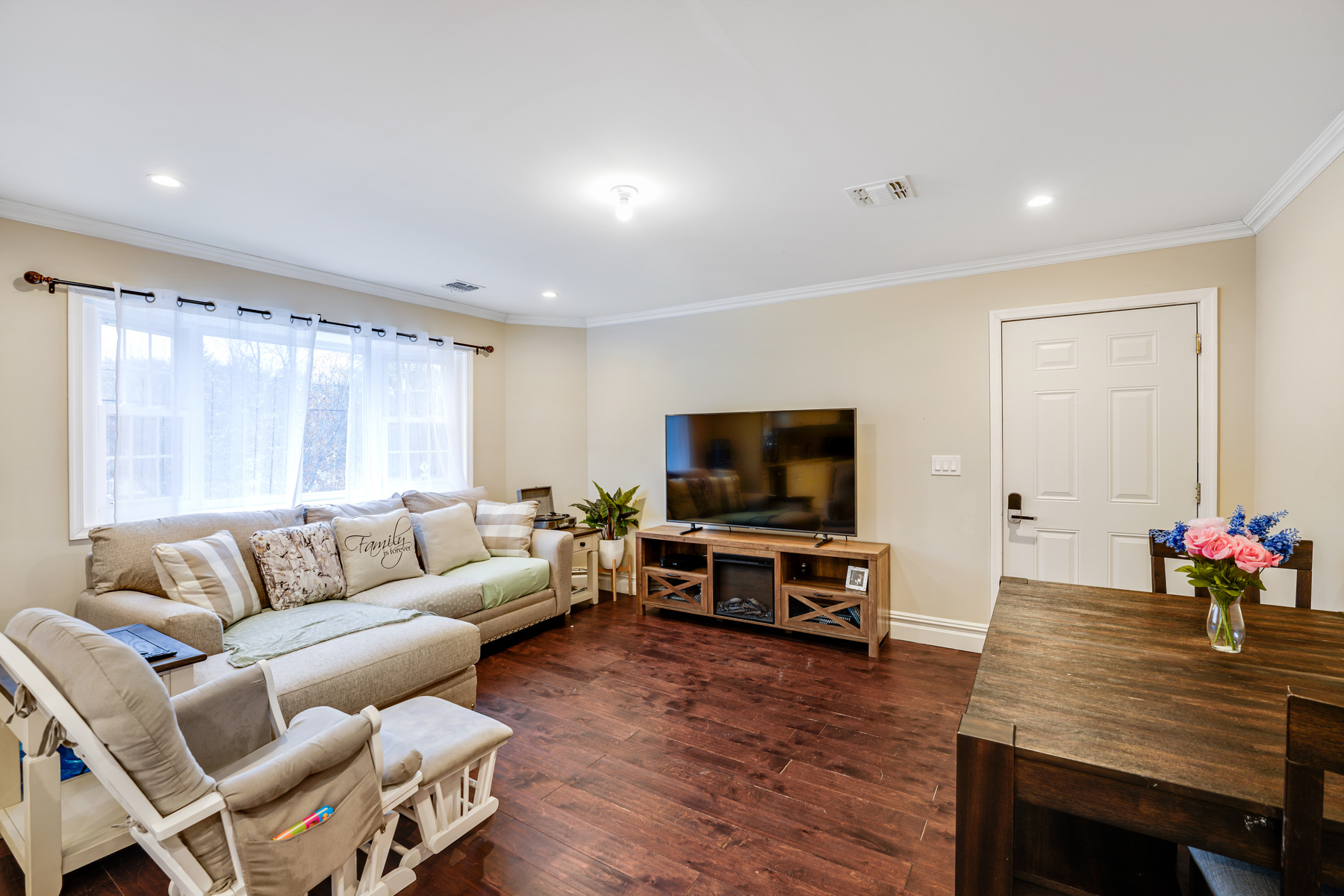 121 Dawes Highway